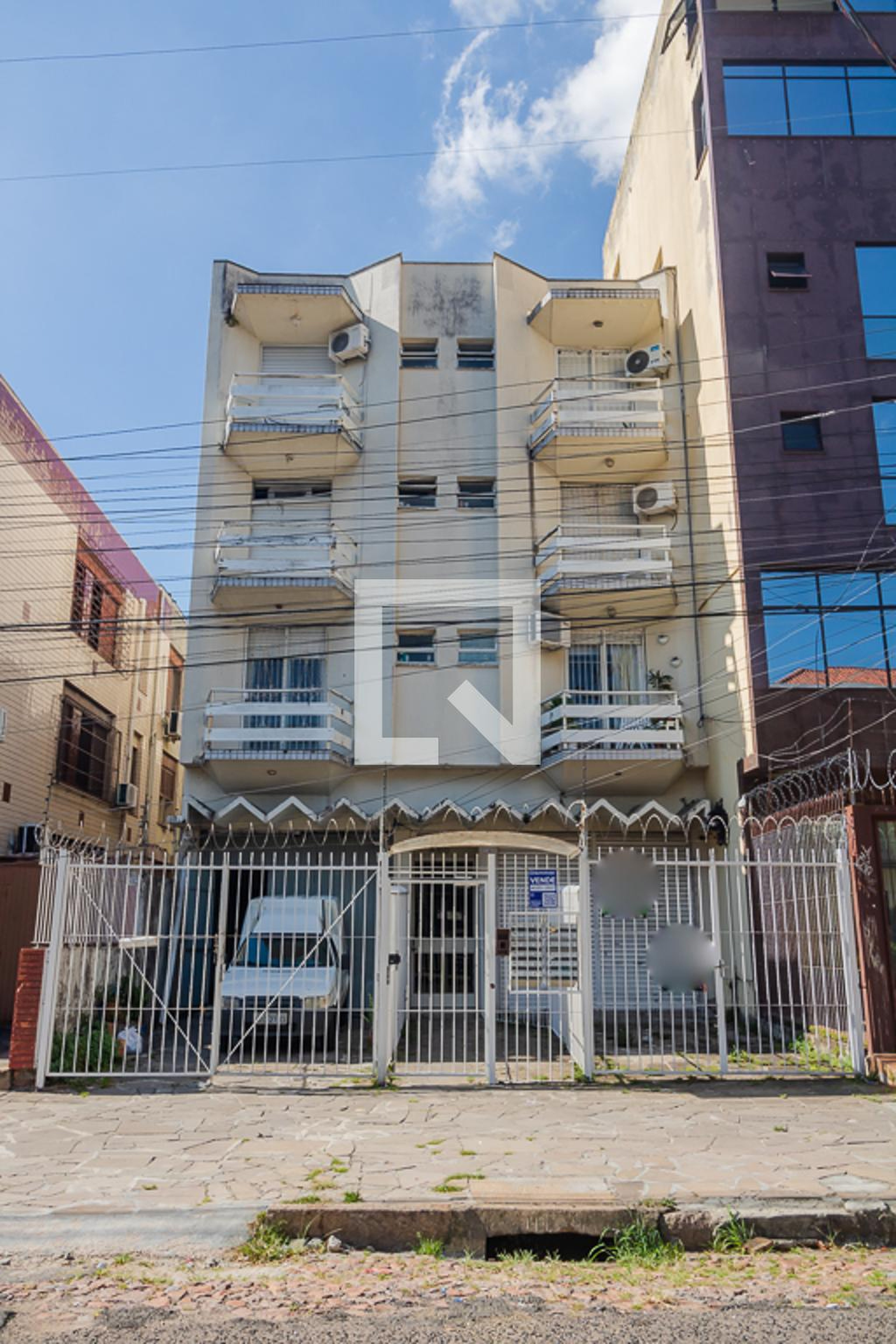 Fachada Condomínio em Rua Barão do Triunfo, 550