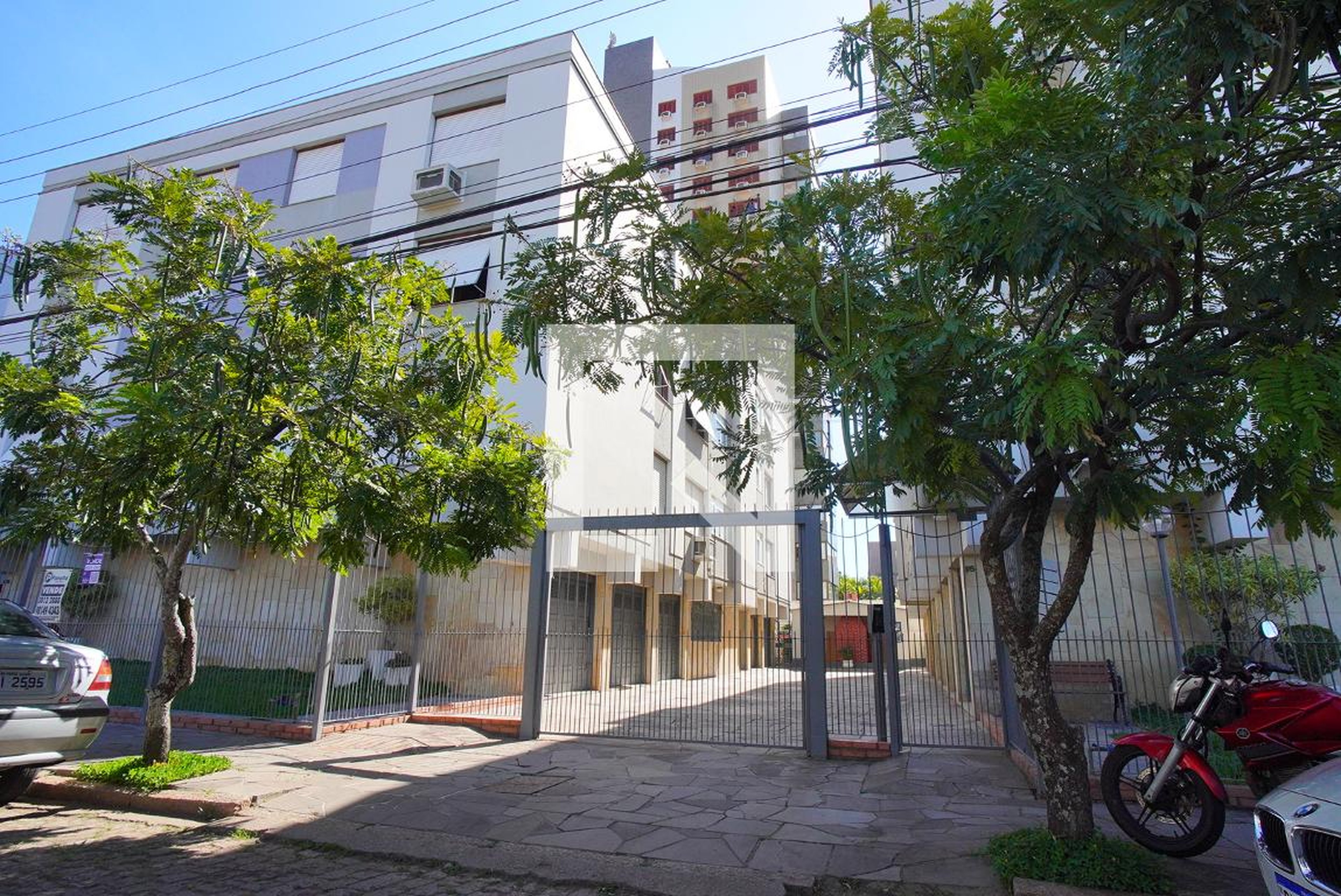 Fachada Condomínio em Rua Doutor Derly Monteiro, 15