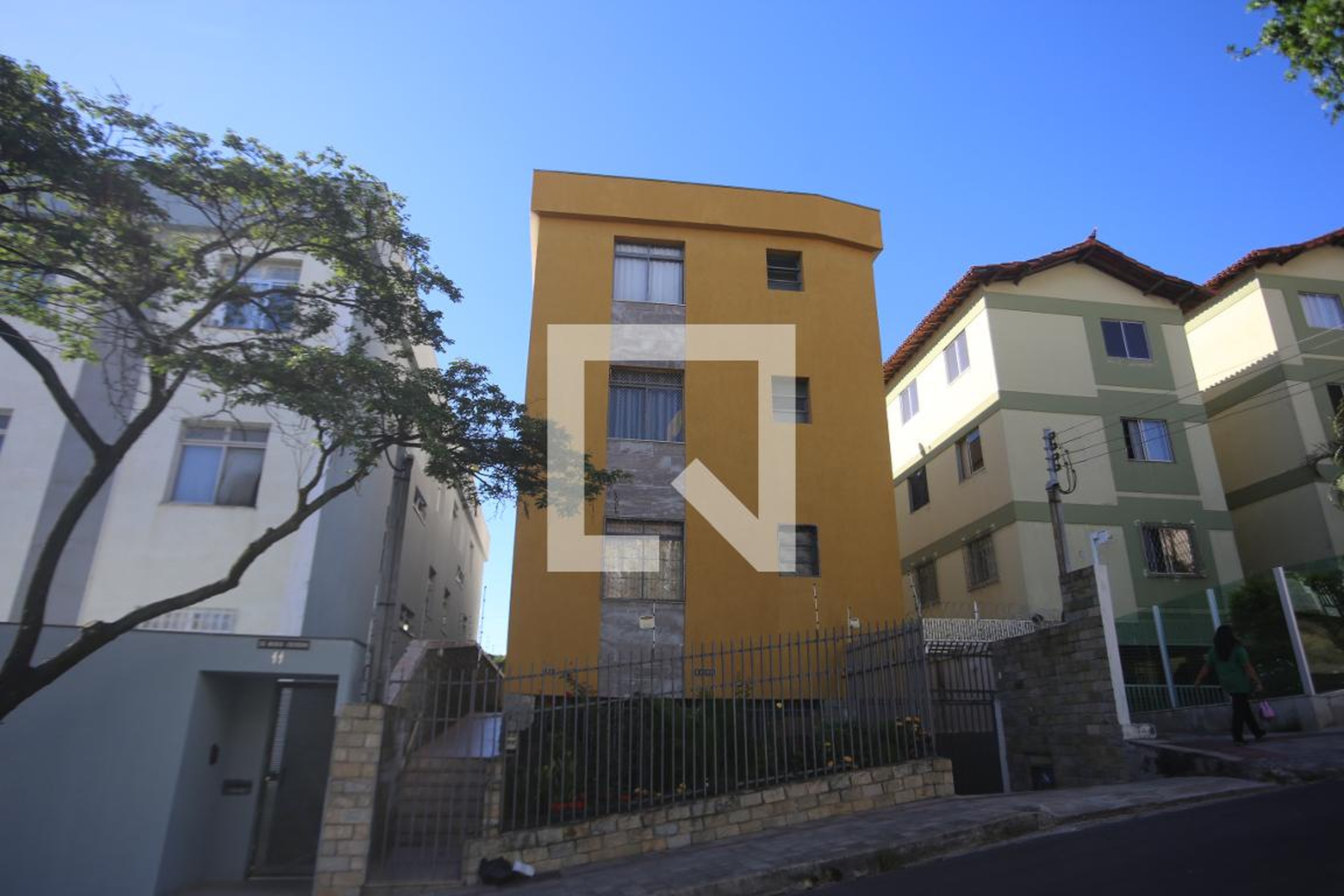 Fachada Condomínio em Rua Jacarepaguá, 21