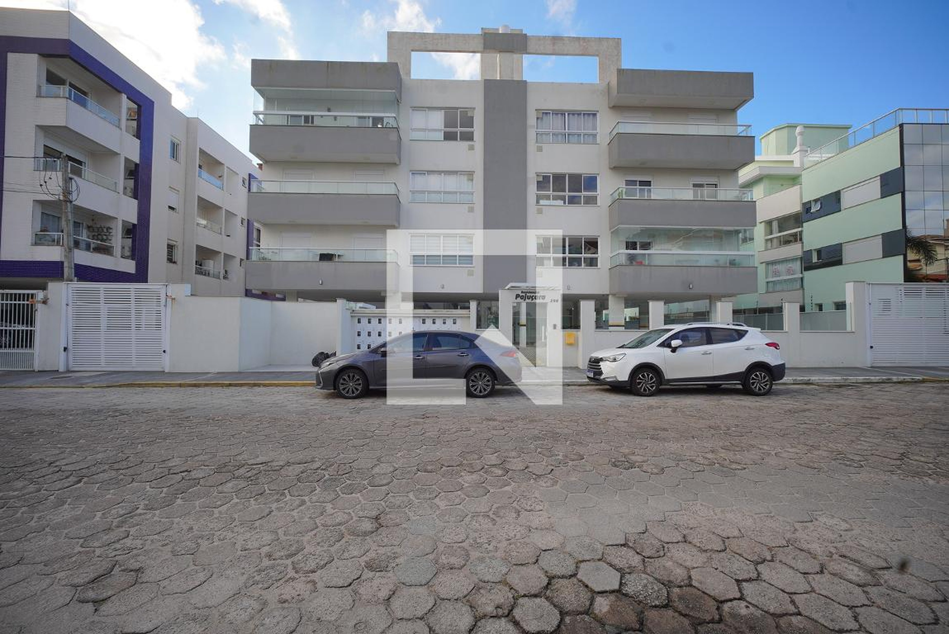 Fachada Condomínio em Rua Brisamar, 298