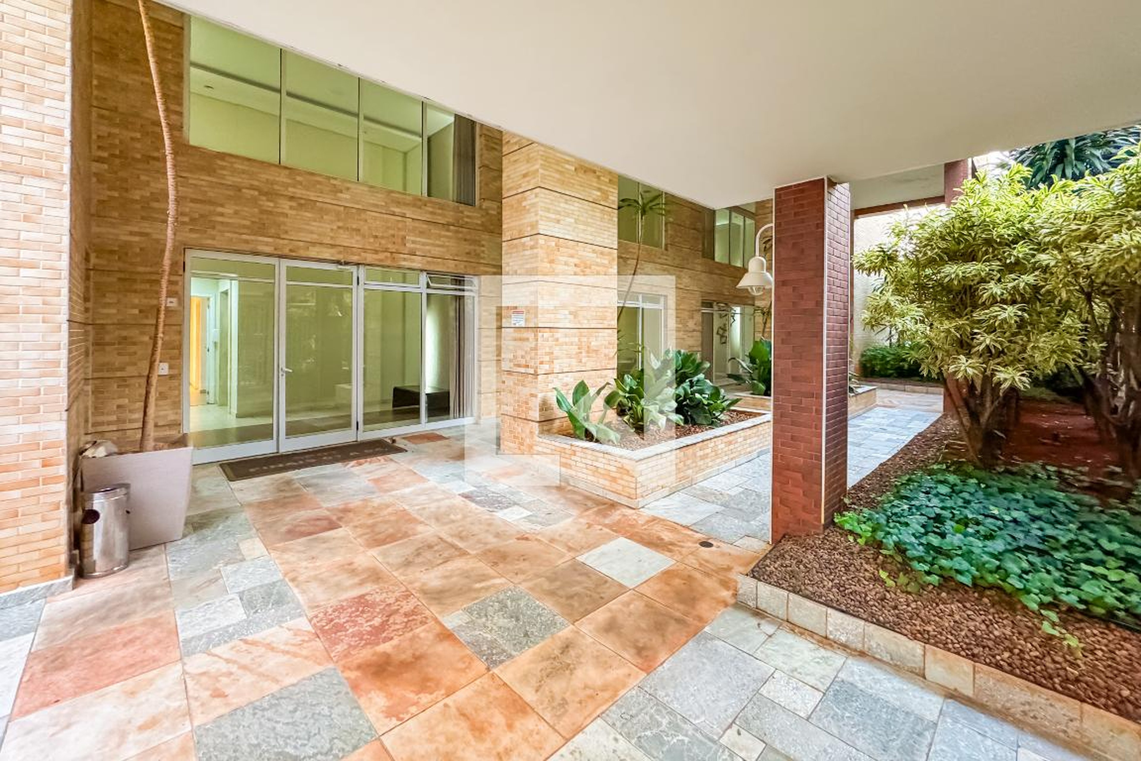 Entrada - Spot Vila Mariana