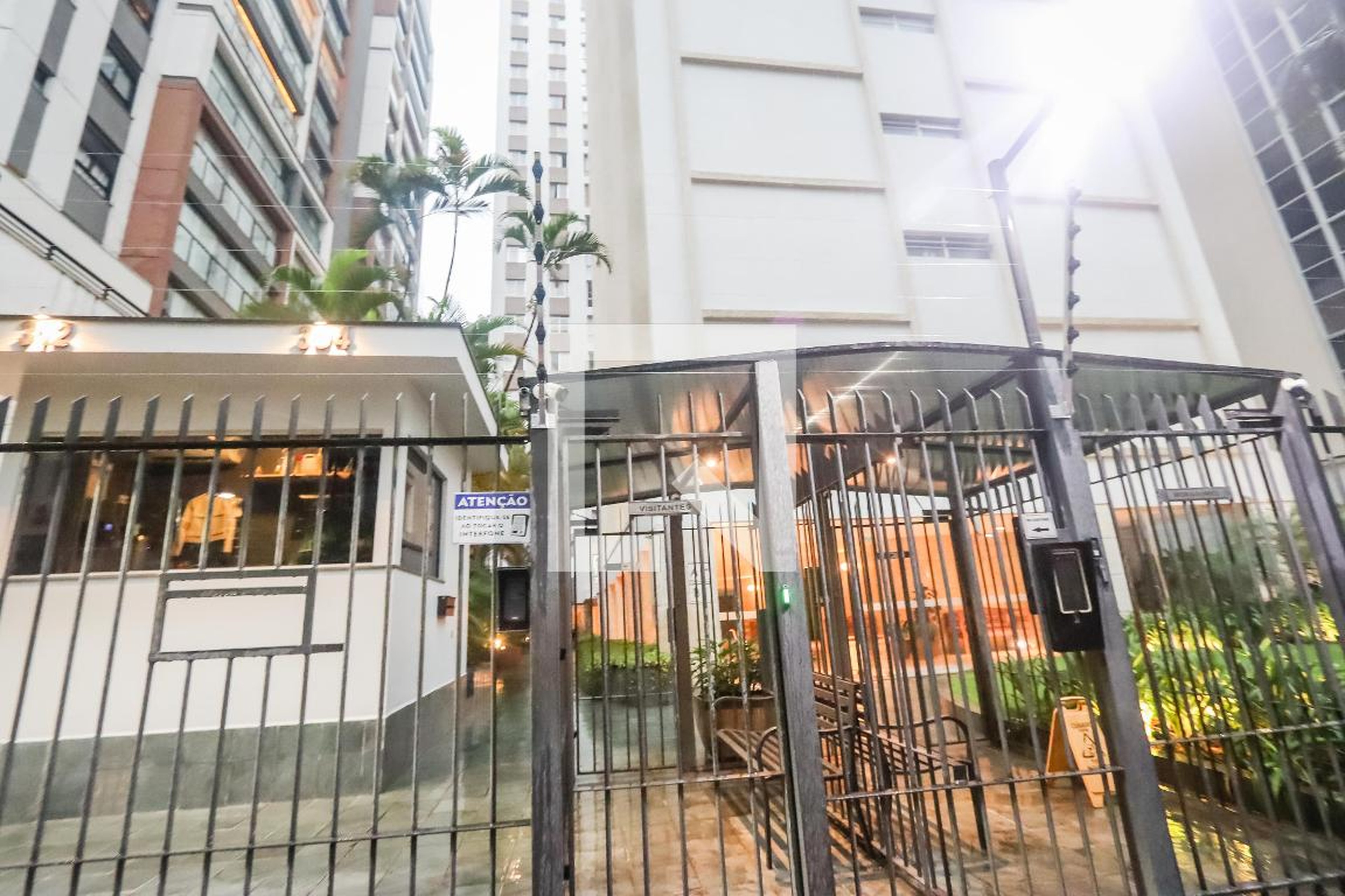 Fachada do Prédio Condomínio Claudia Regina e Tatiana