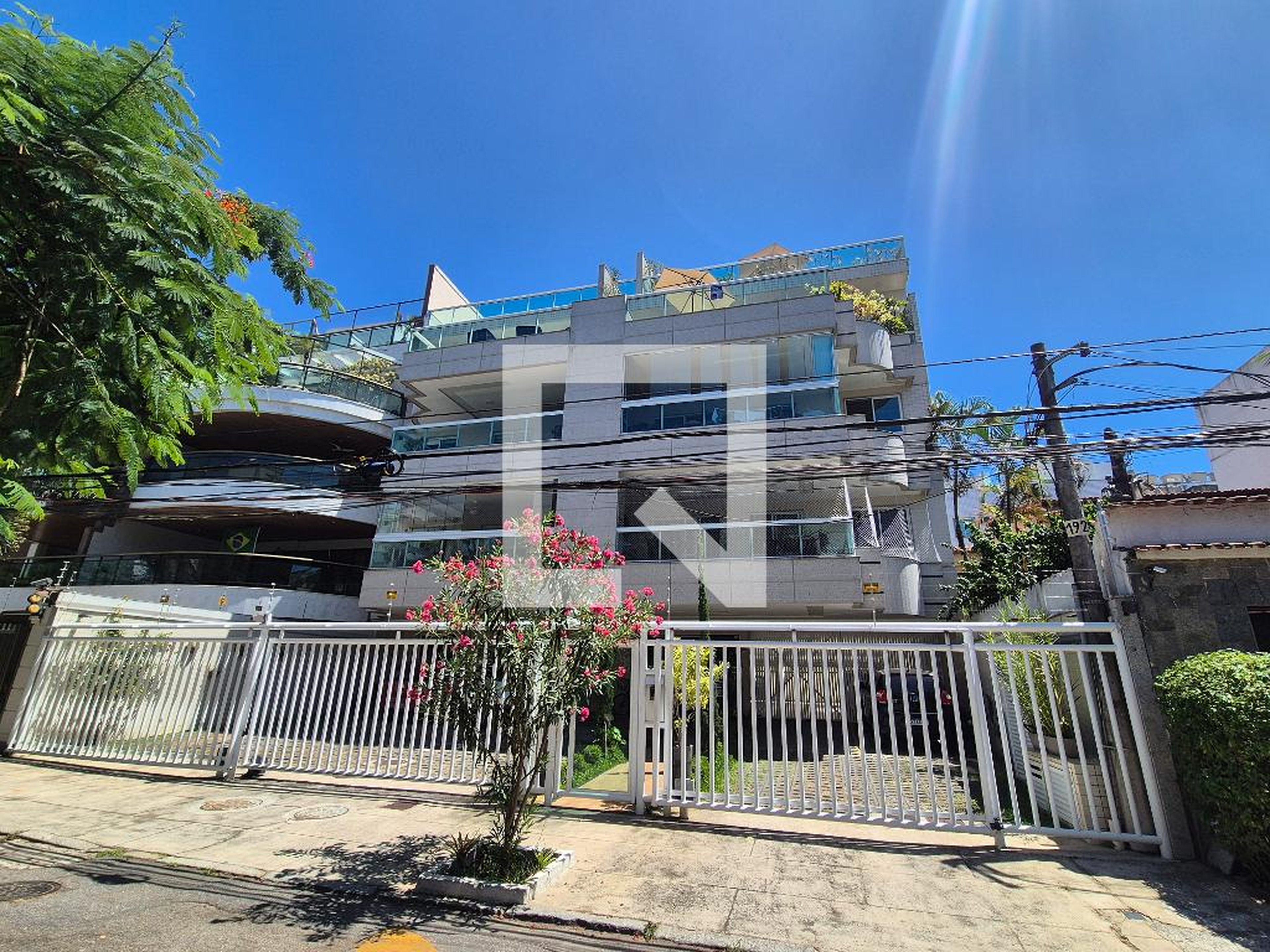 Fachada do Prédio Condomínio Pôvoar de Cervaes