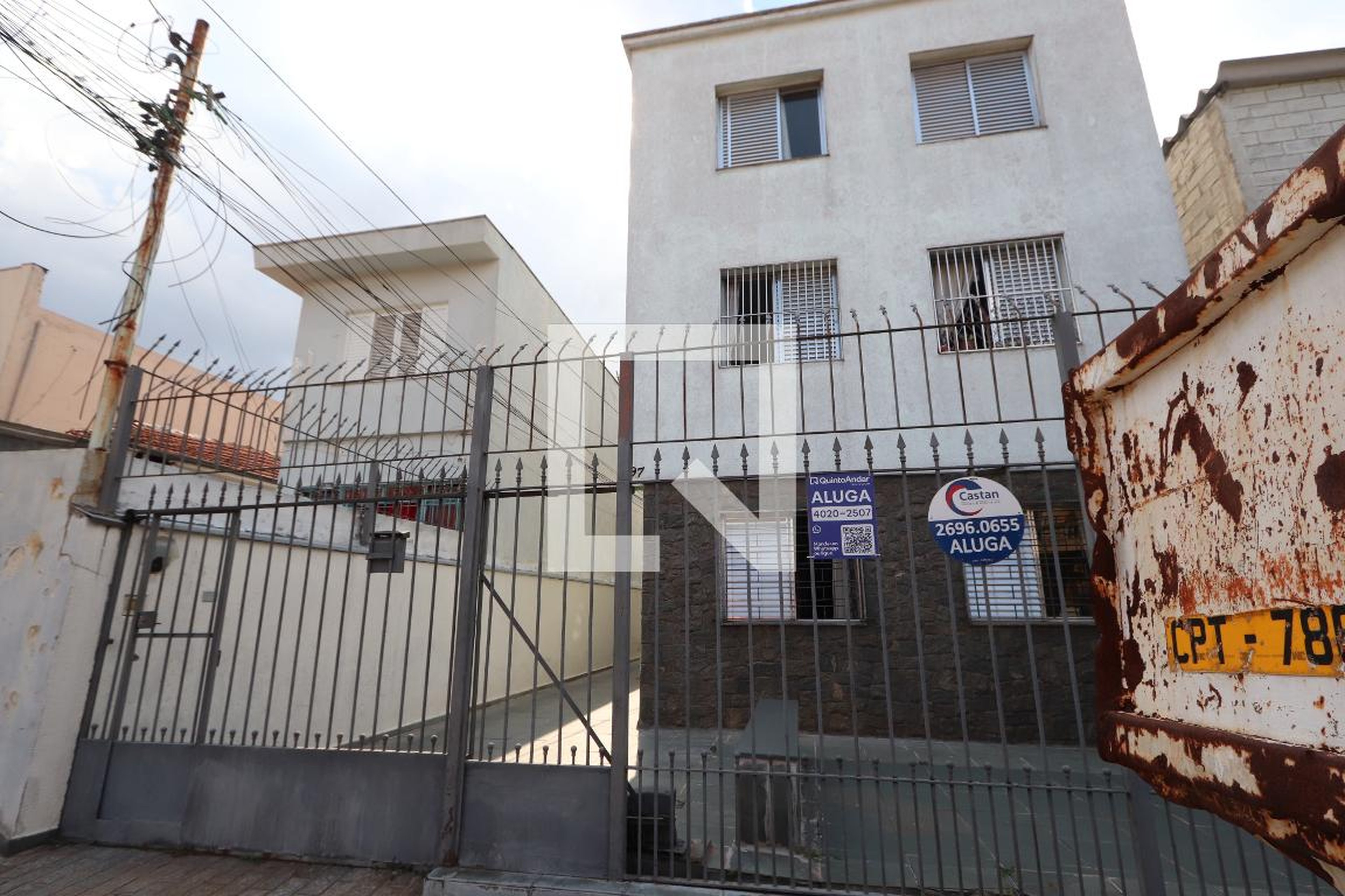 Fachada do Prédio Condomínio em Rua Armando Dias, 397