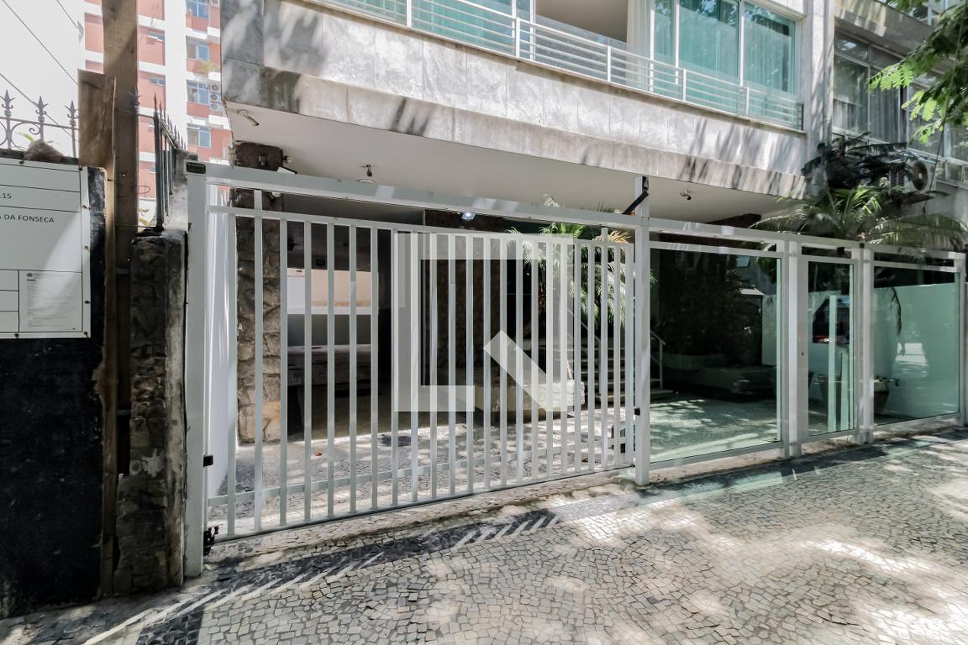 Fachada Condomínio em Rua Farme de Amoedo, 119