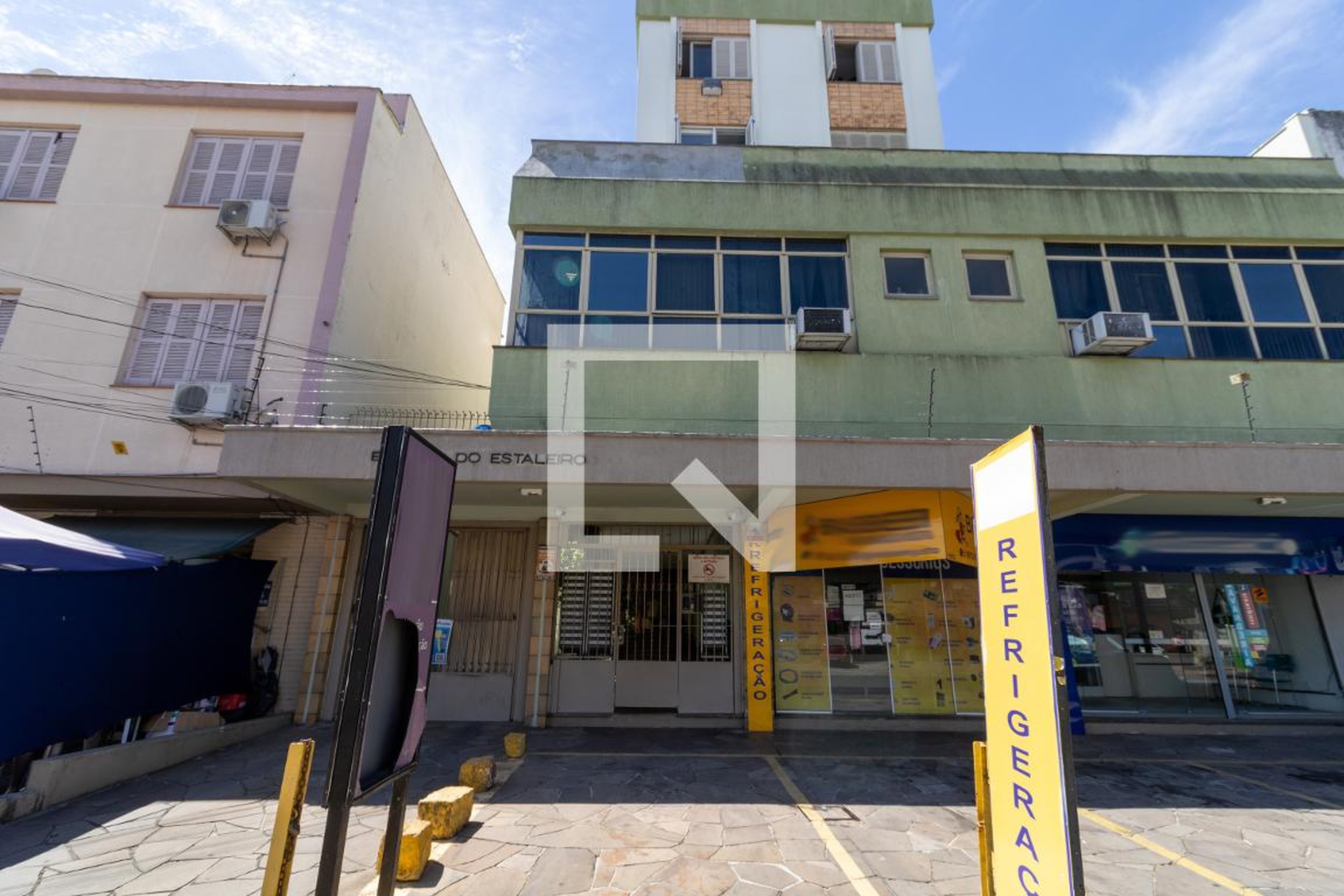 Fachada Condomínio em Avenida da Azenha, 1508