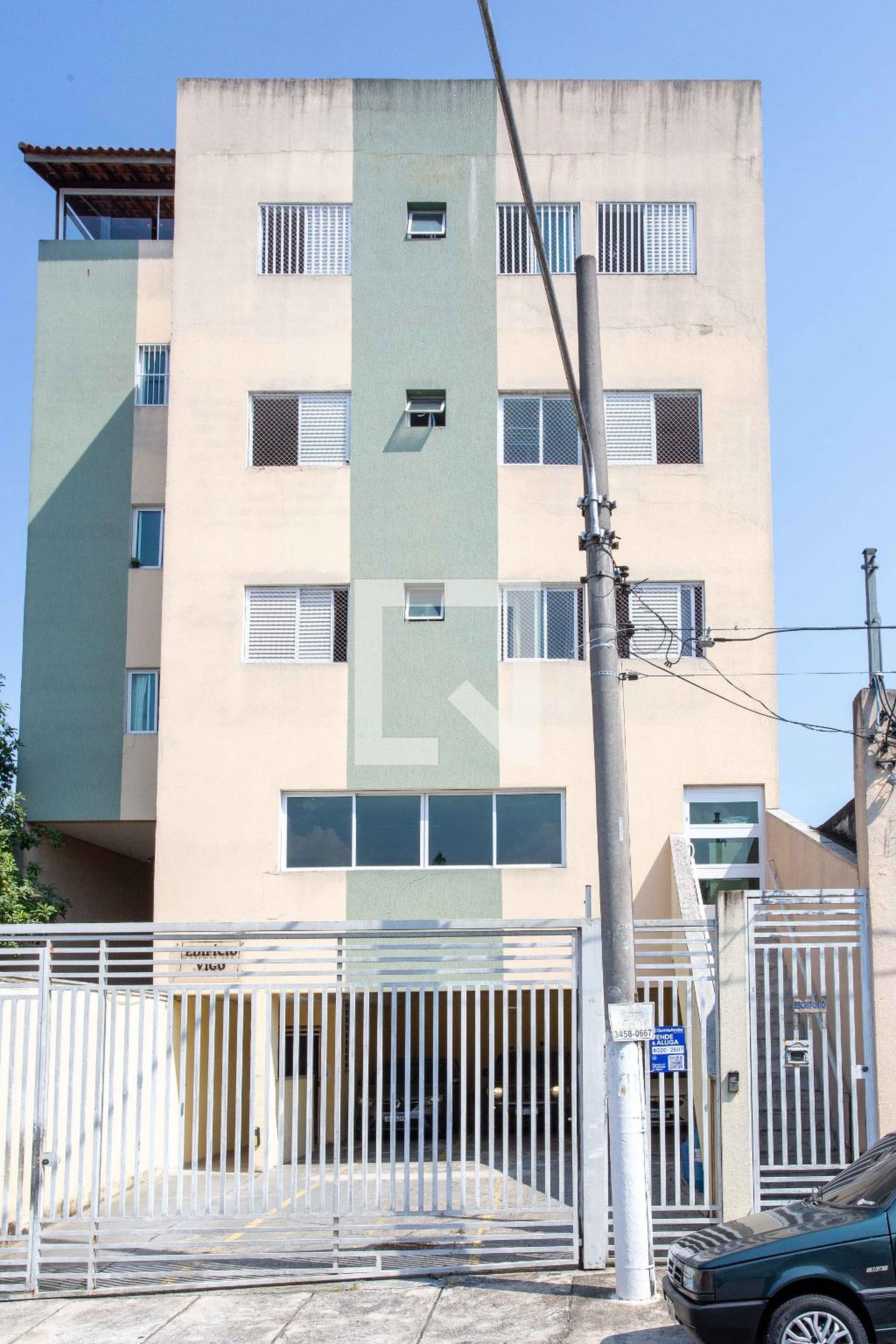 Fachada Condomínio em Rua Vigo, 220