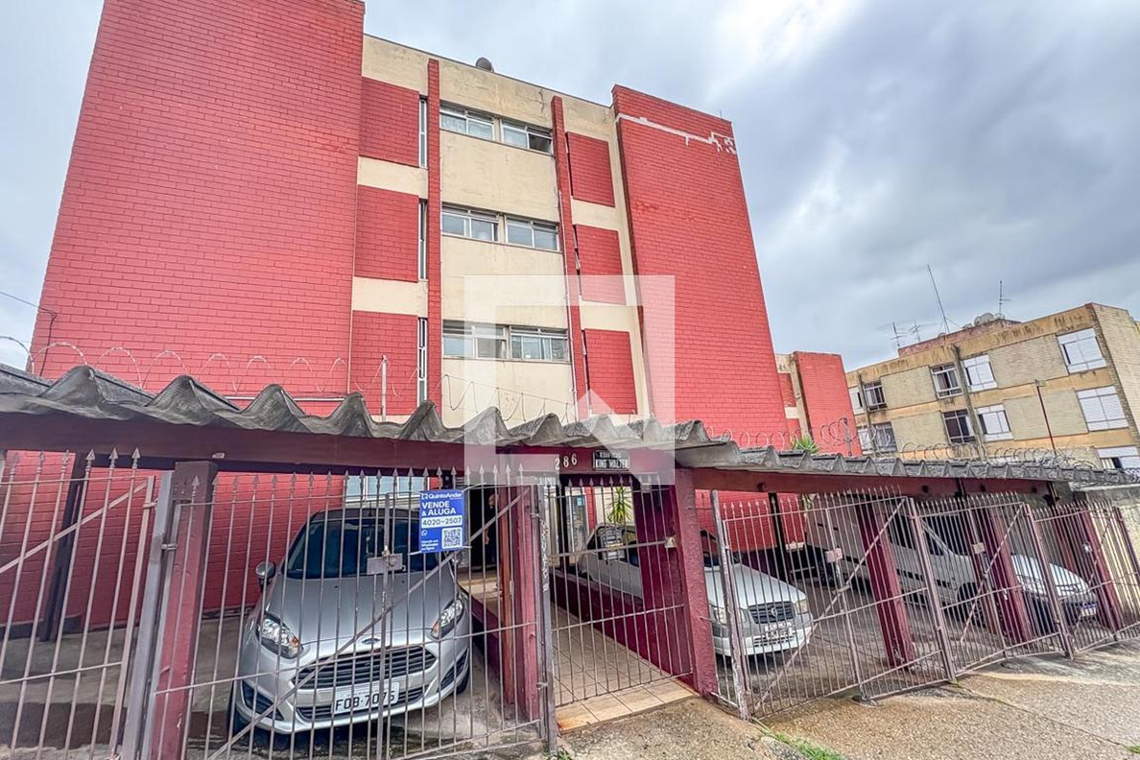 Fachada Condomínio em Rua Alessandro Bernardelo, 286