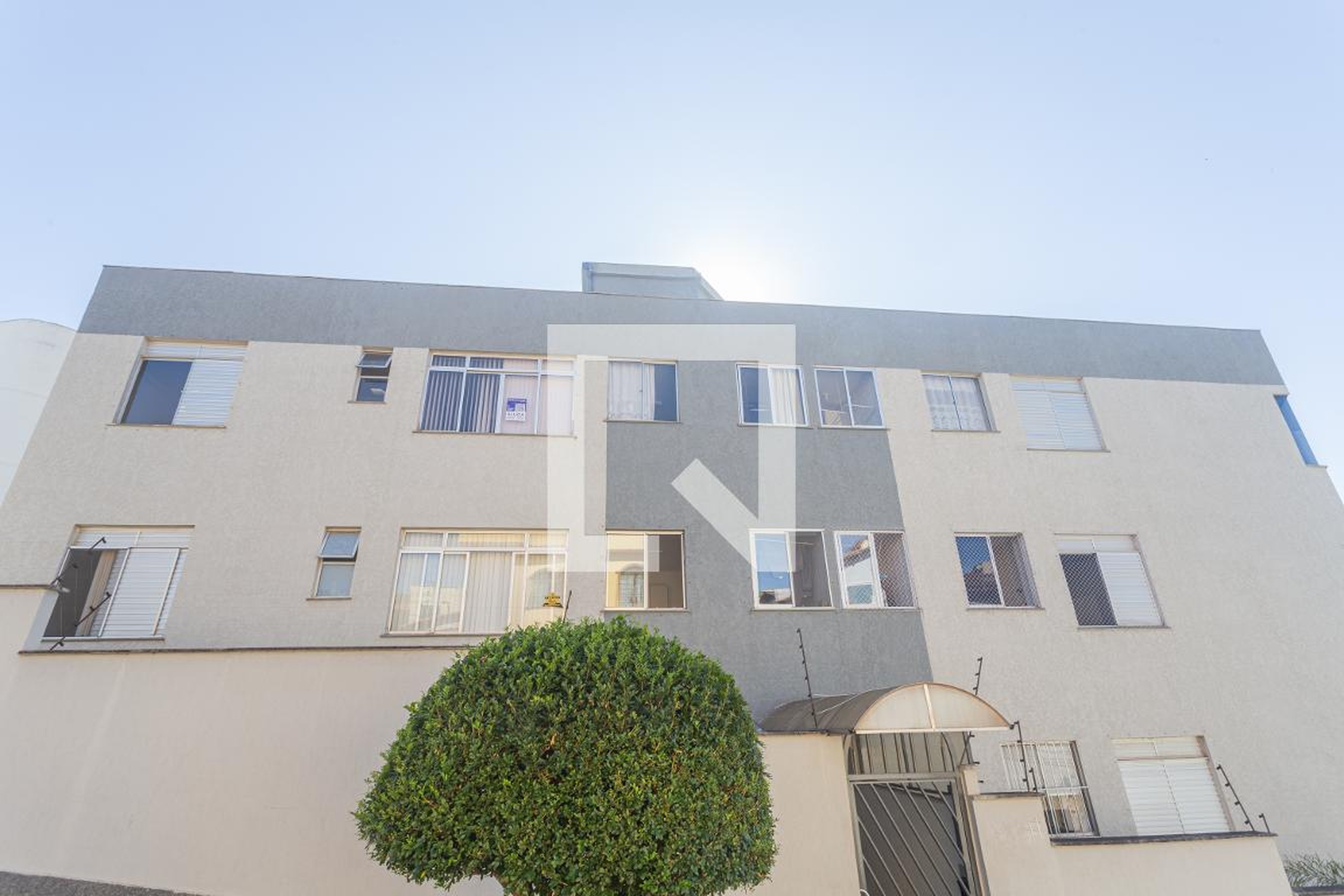 Fachada Condomínio em Rua Vênus, 455