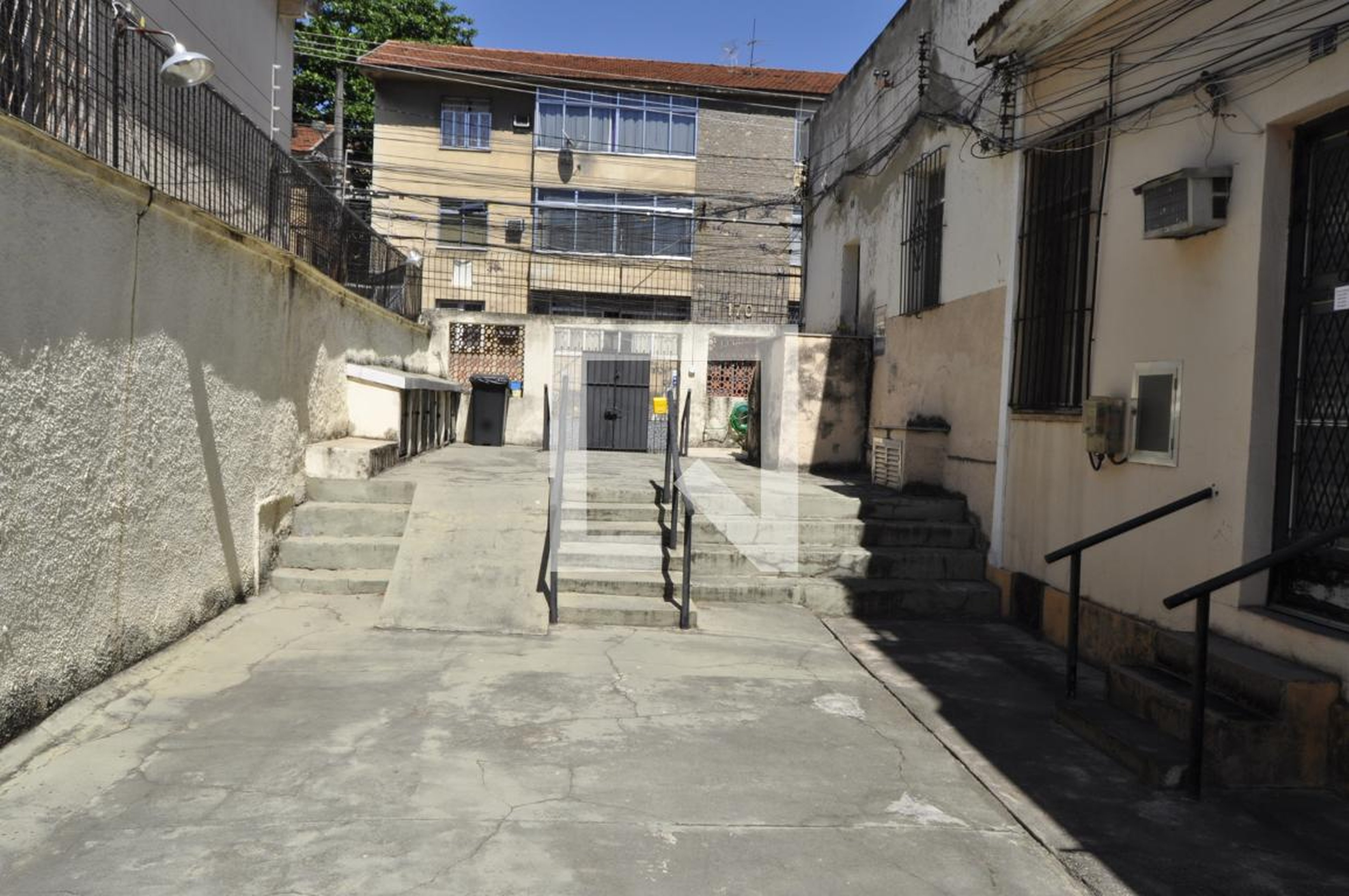 Fachada Condomínio em Rua Cabuçu, 171