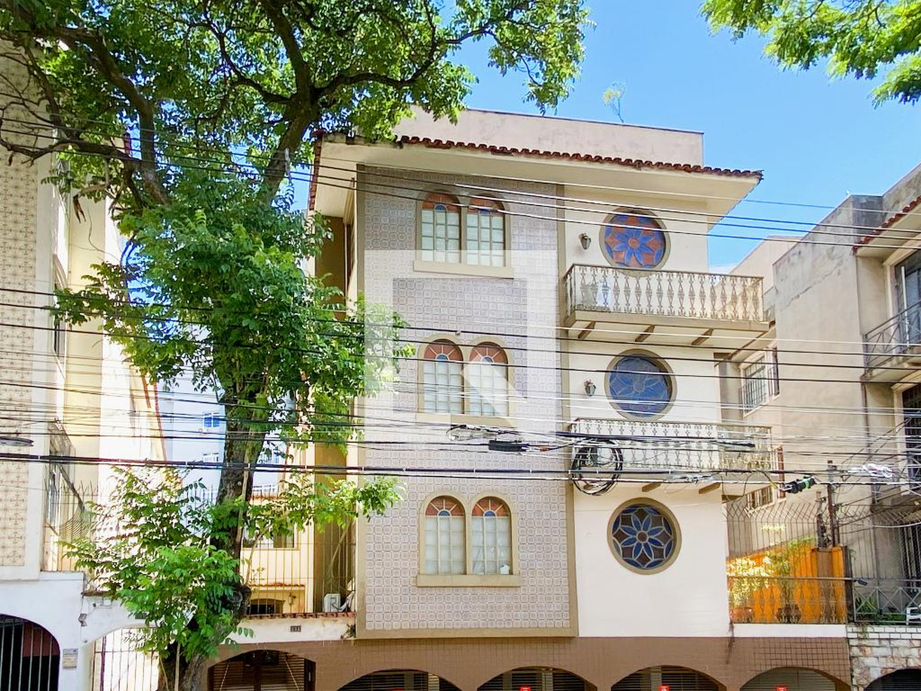 Fachada Condomínio em Rua Guaicuí, 284