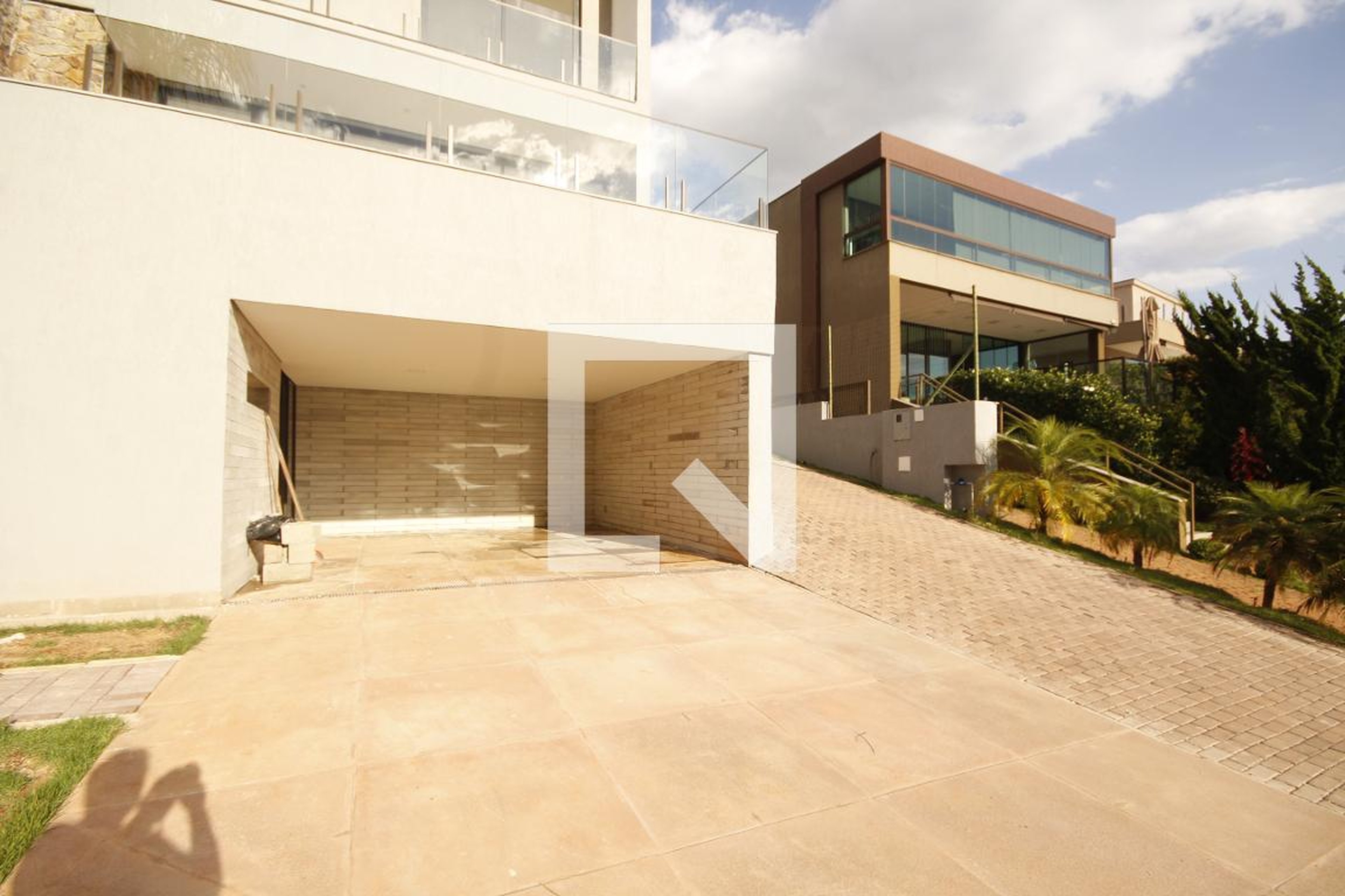 Fachada Condomínio em Rua dos Bem Te Vis, 485