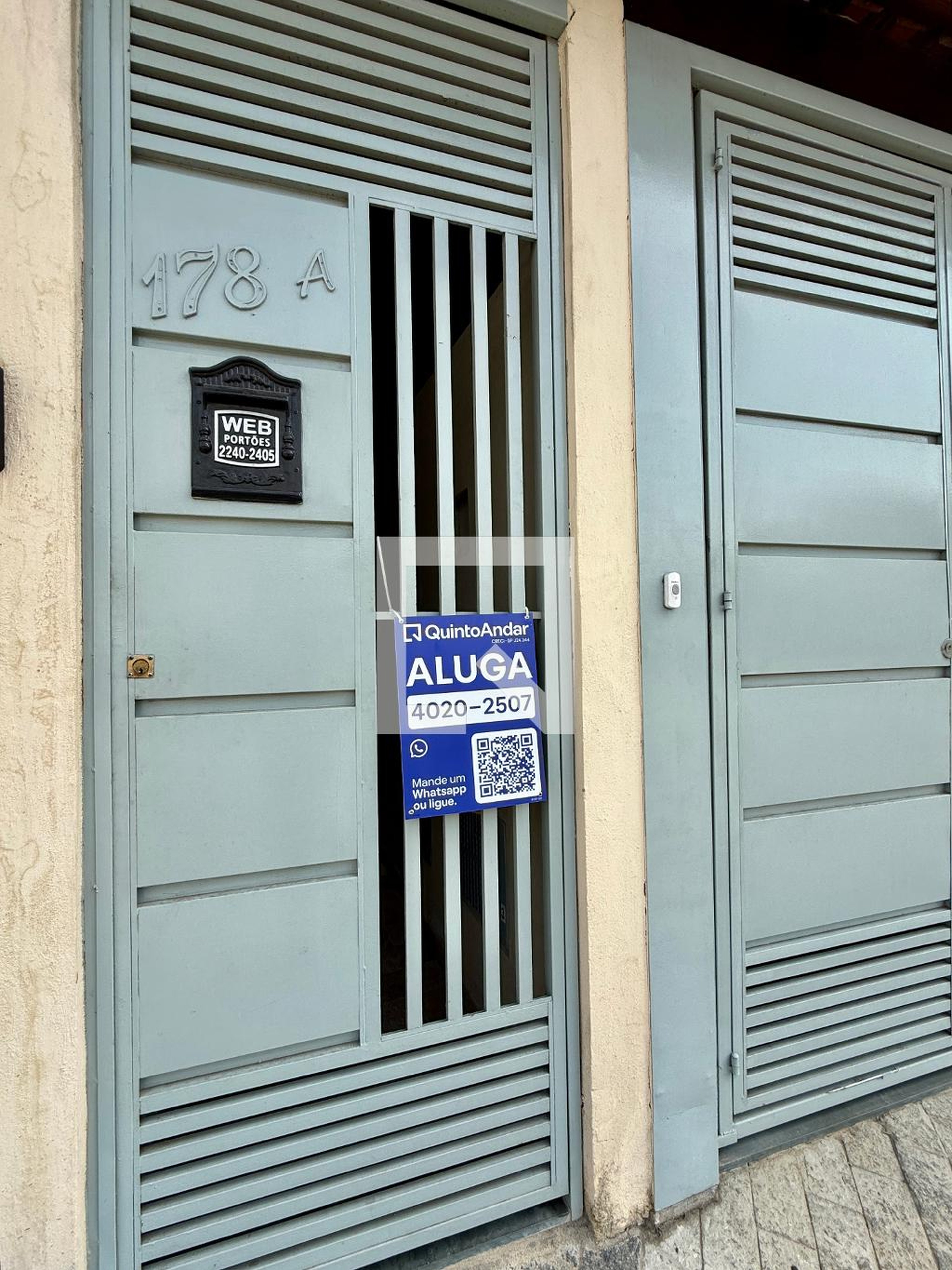 Fachada Condomínio em Rua Vitória Calegari, 178