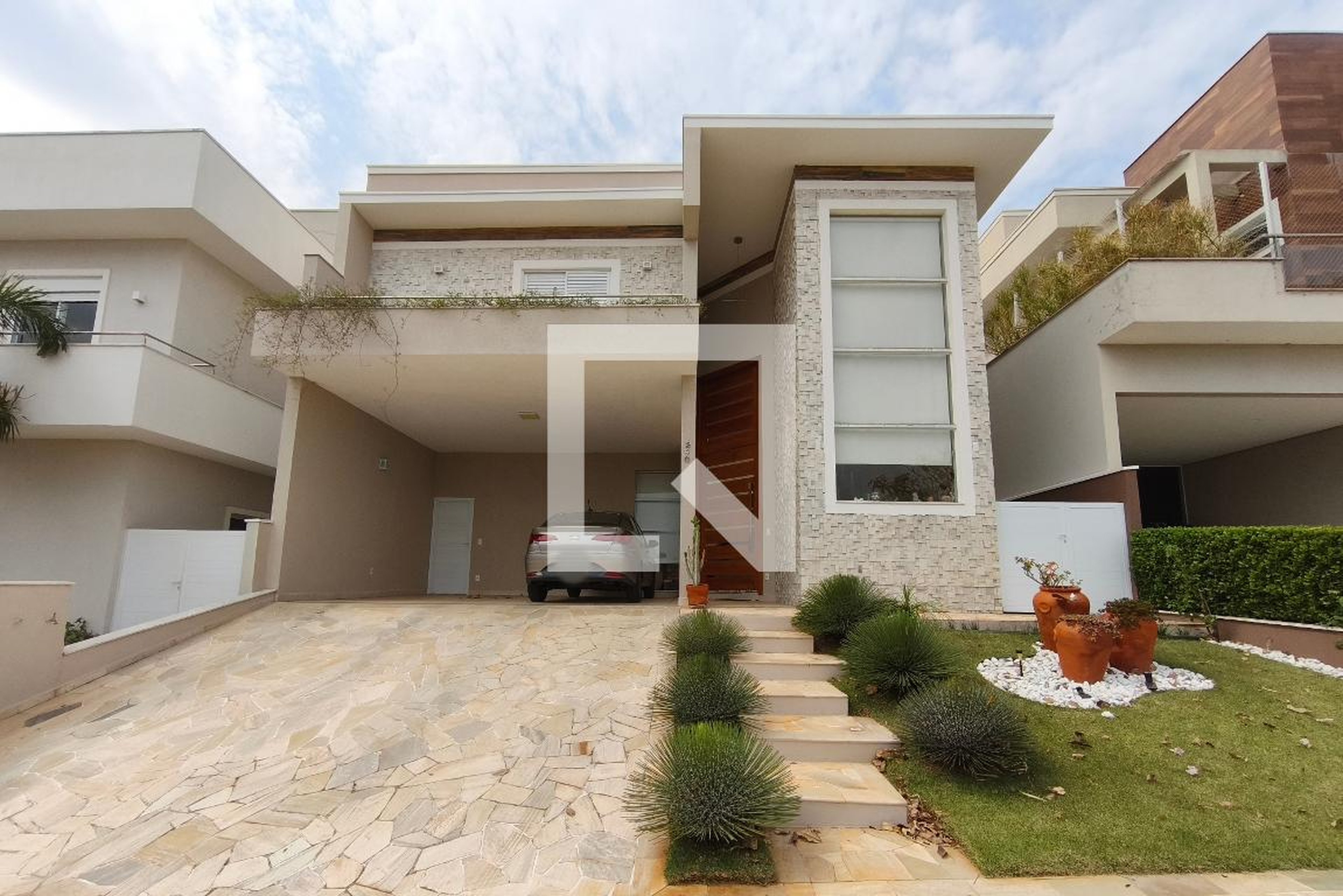 Fachada Condomínio em Rua Renato Marcos Ottorino, 240