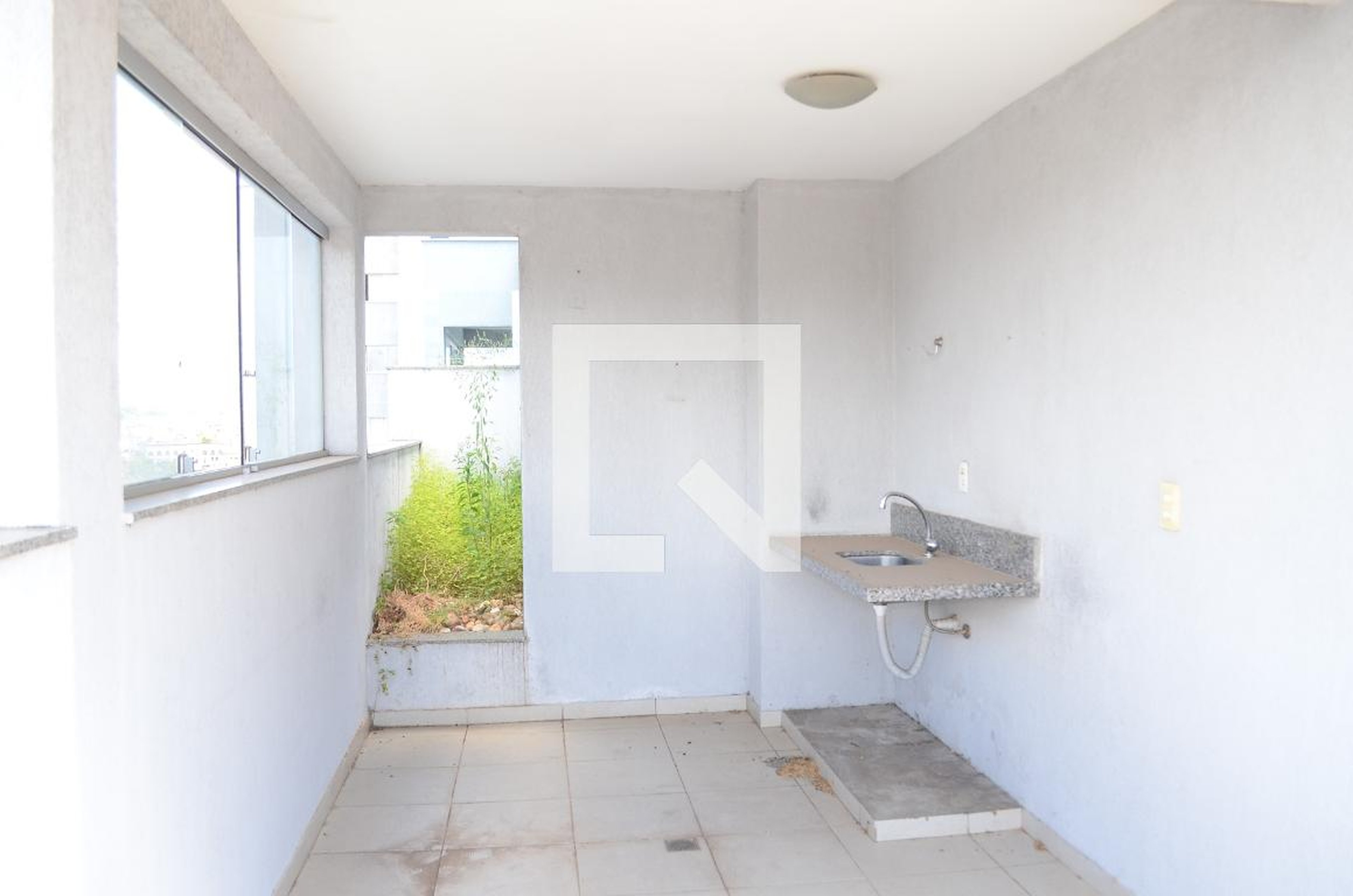 Área externa Condomínio em Rua Jussara, 220