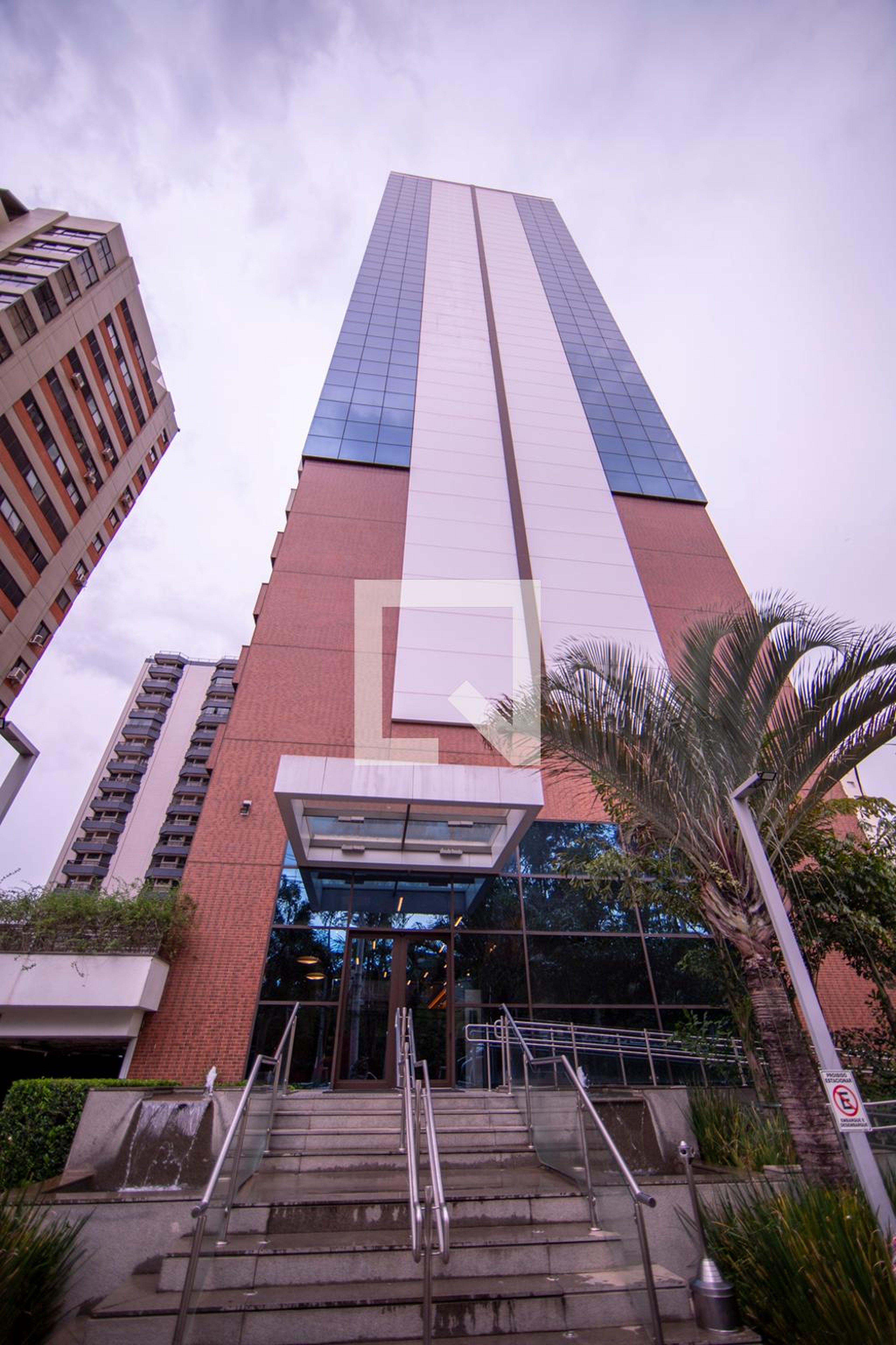 Fachada Condomínio Alpha Stay