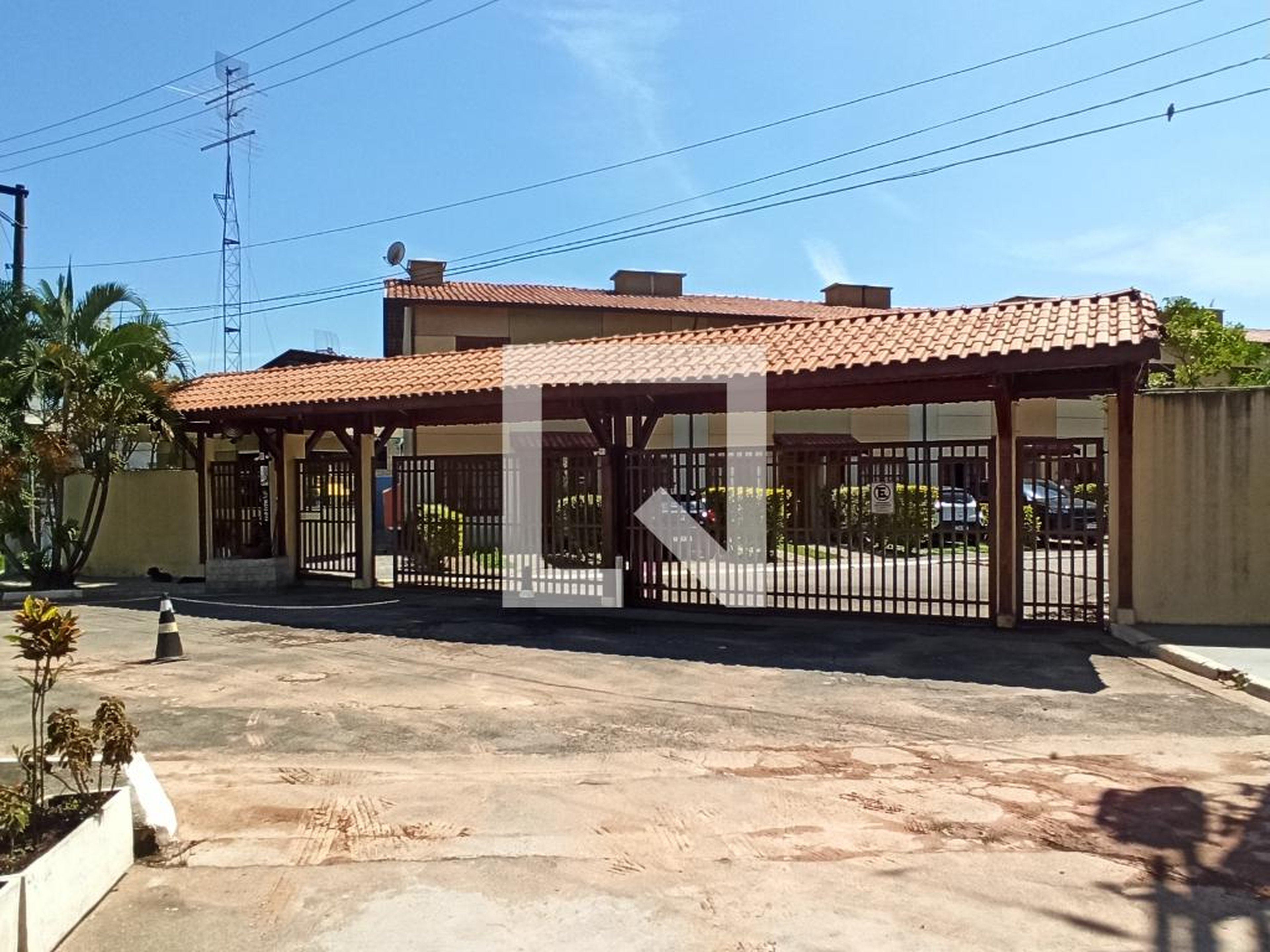 Fachada do Condomínio Condomínio City América