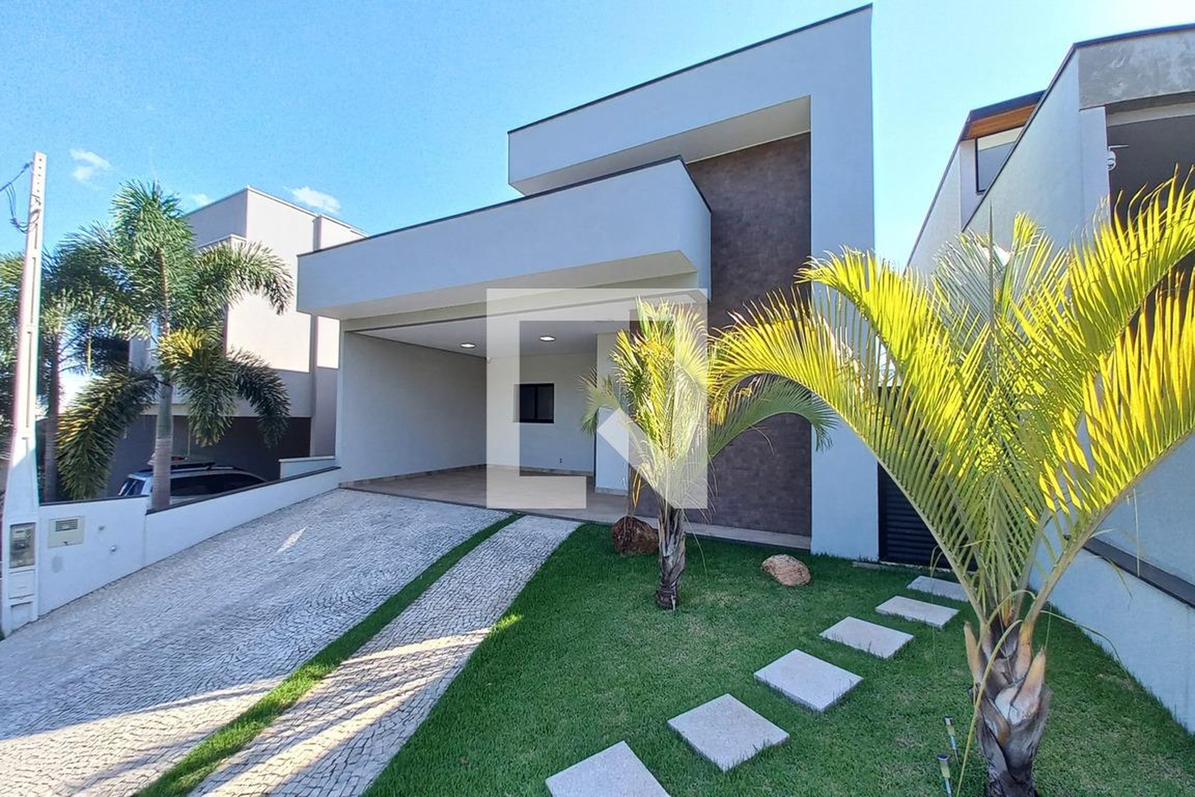 Fachada do Prédio Condomínio em Rua Doutor Eurico Pereira Neto, 221