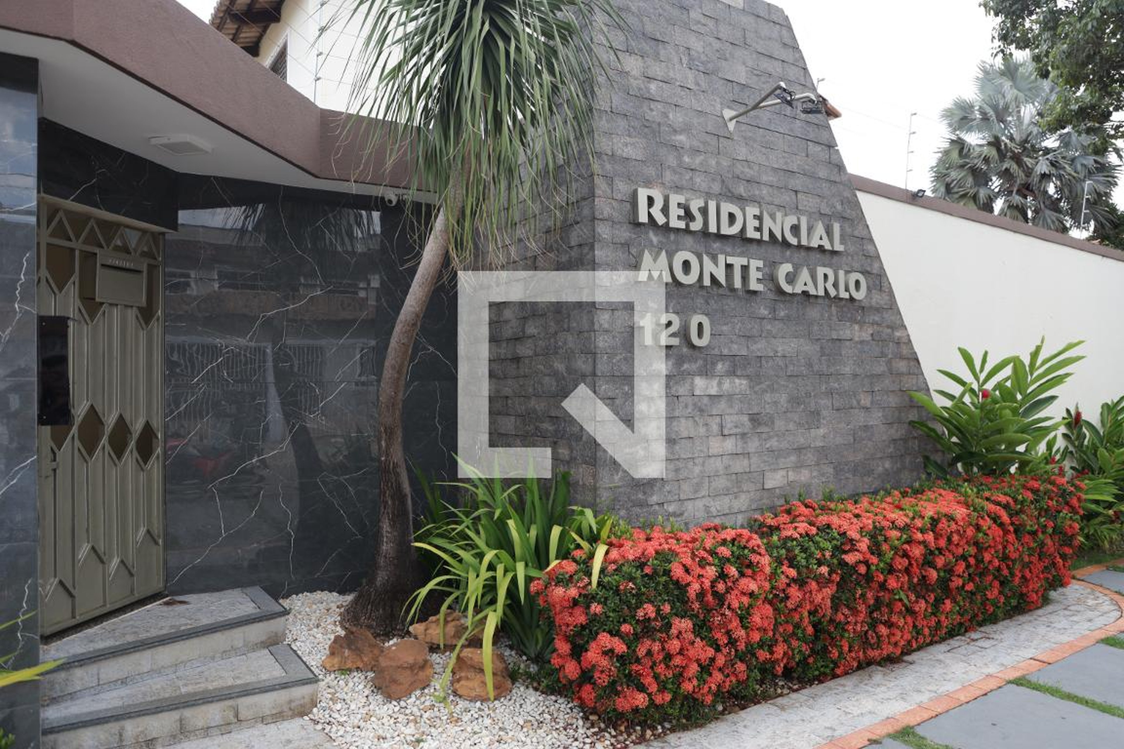 Fachada Condomínio em Rua do Curimã, 120