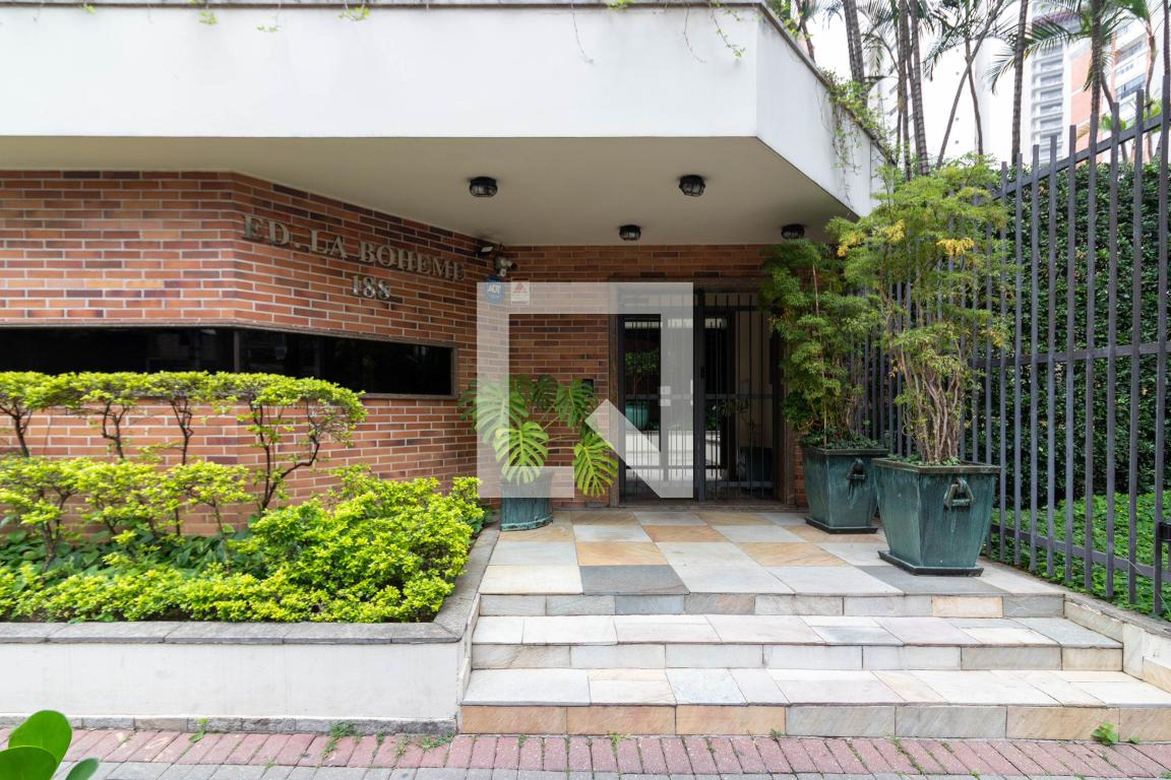 Fachada do Prédio Condomínio La Boheme