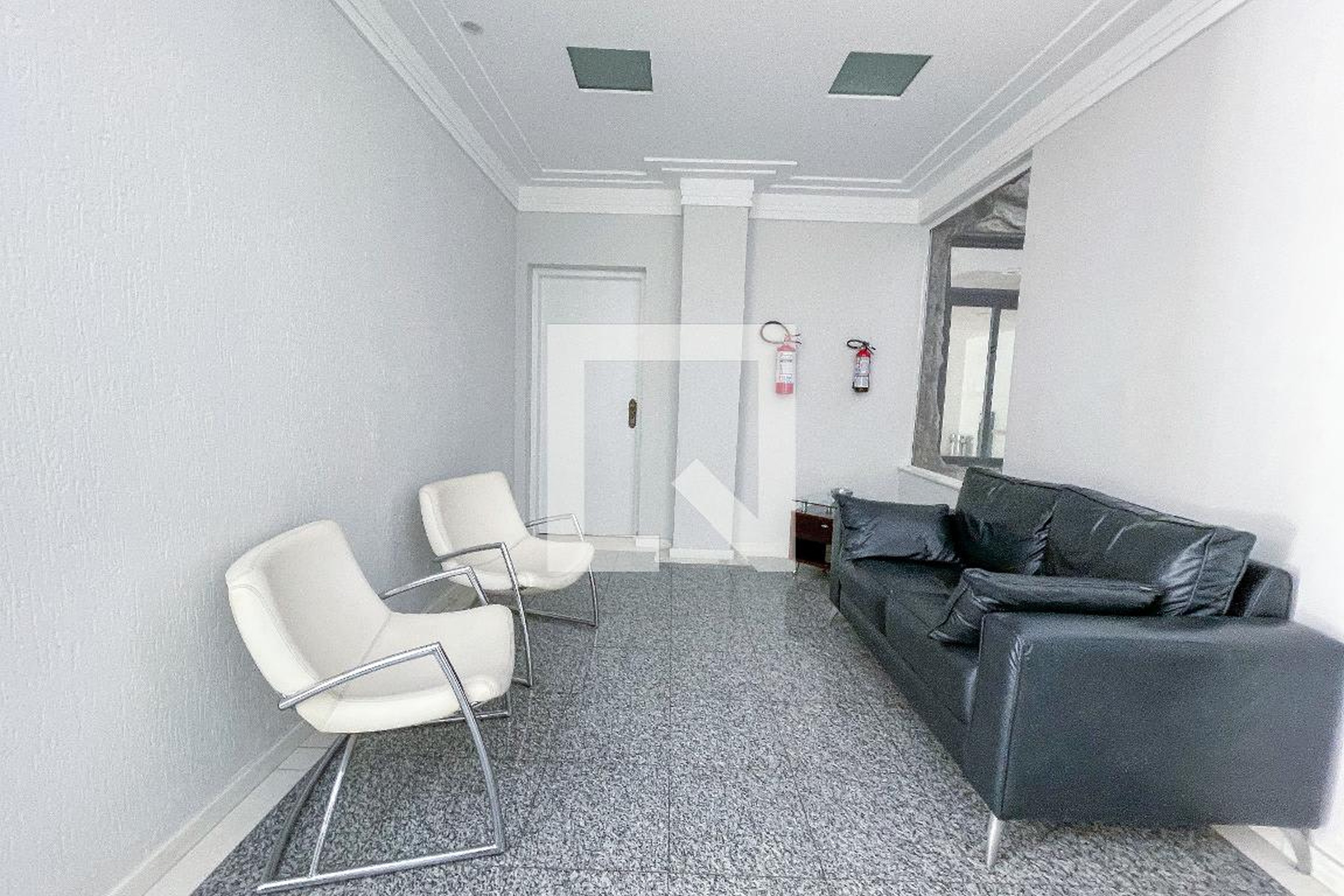 Hall de entrada - Luís de Camões