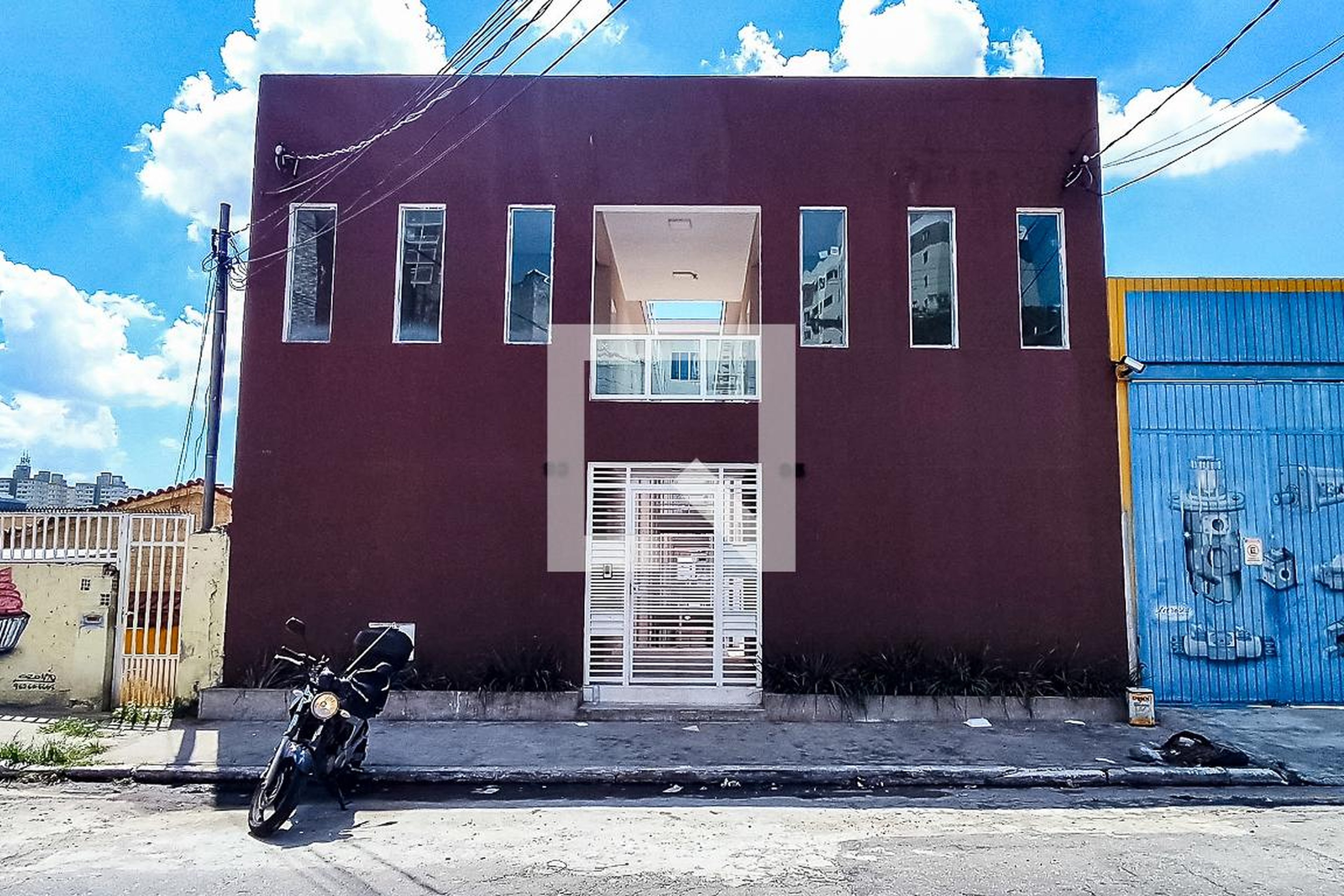 Fachada Condomínio em Rua Marquês Maricá, 95