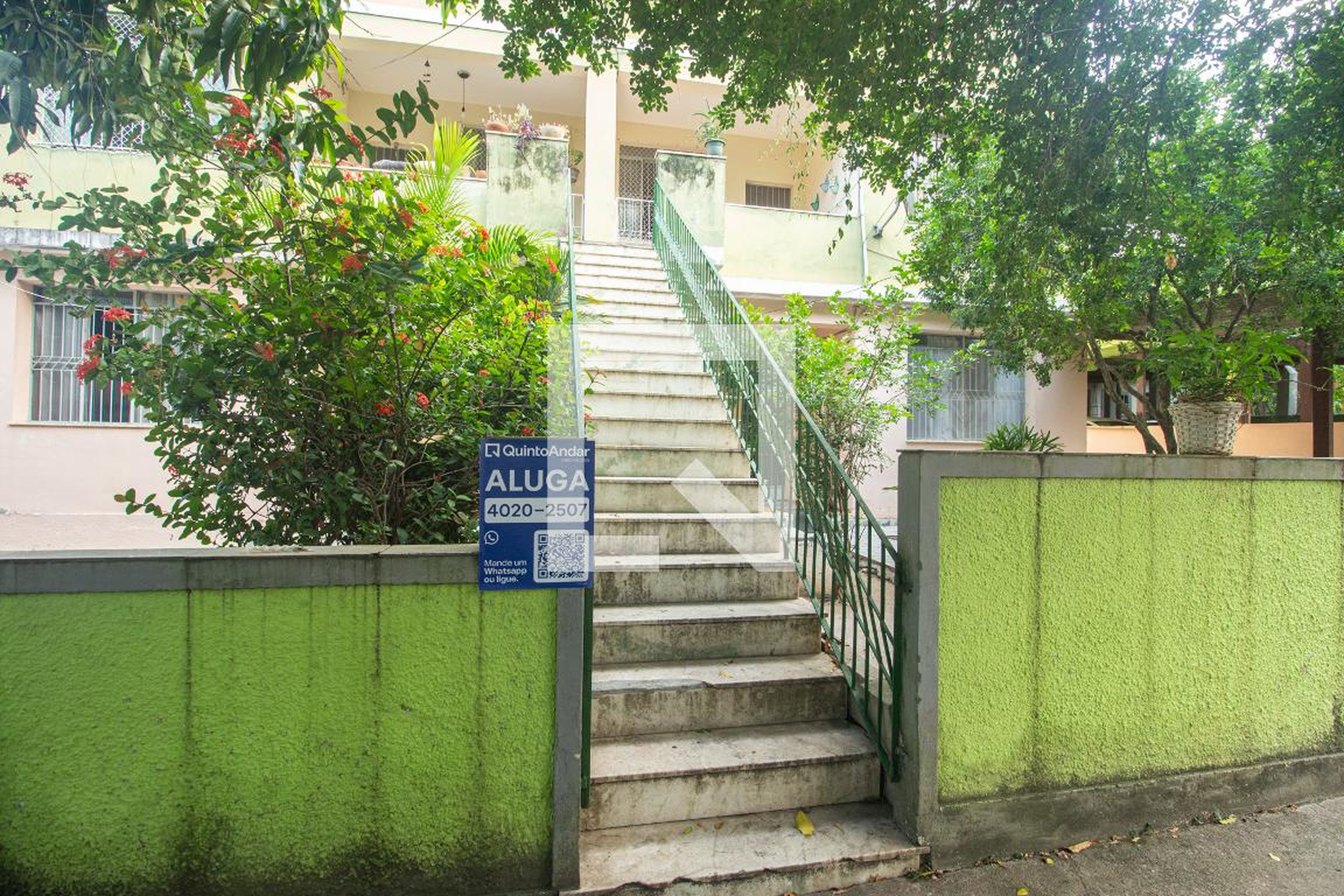 Fachada Condomínio em Rua Camaipi, 472