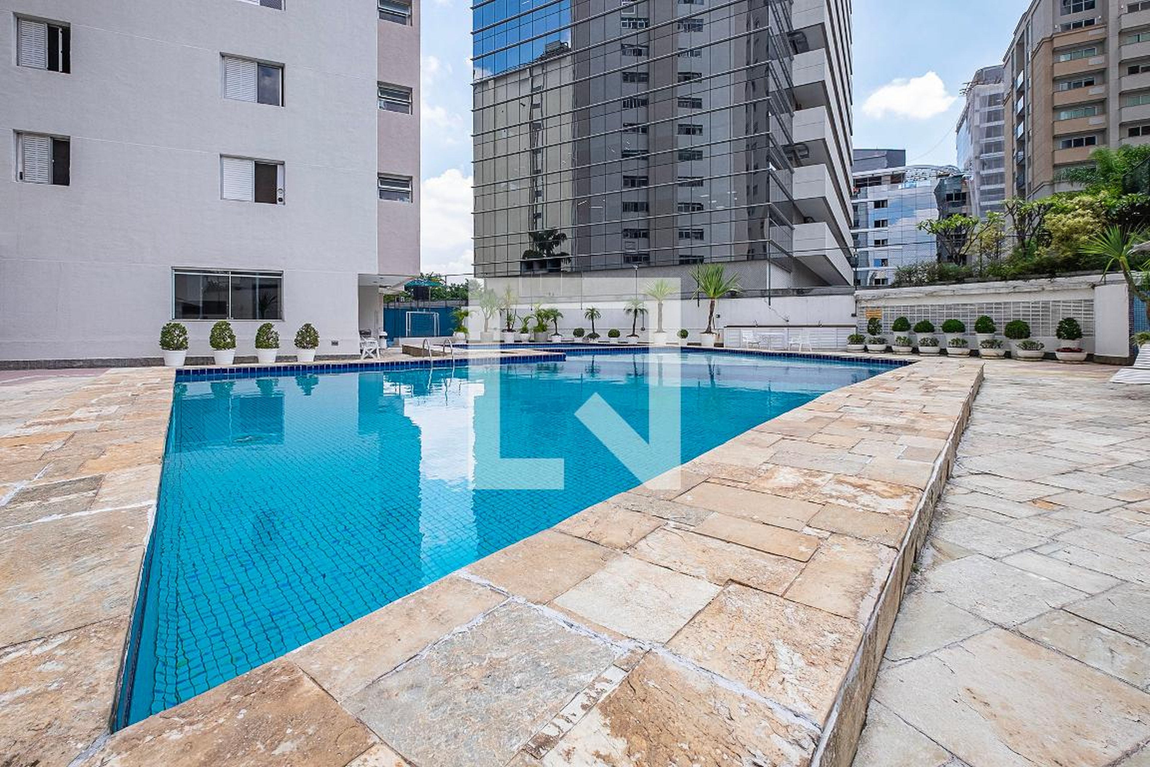 Piscina - Edifício Brasil Pitoresco