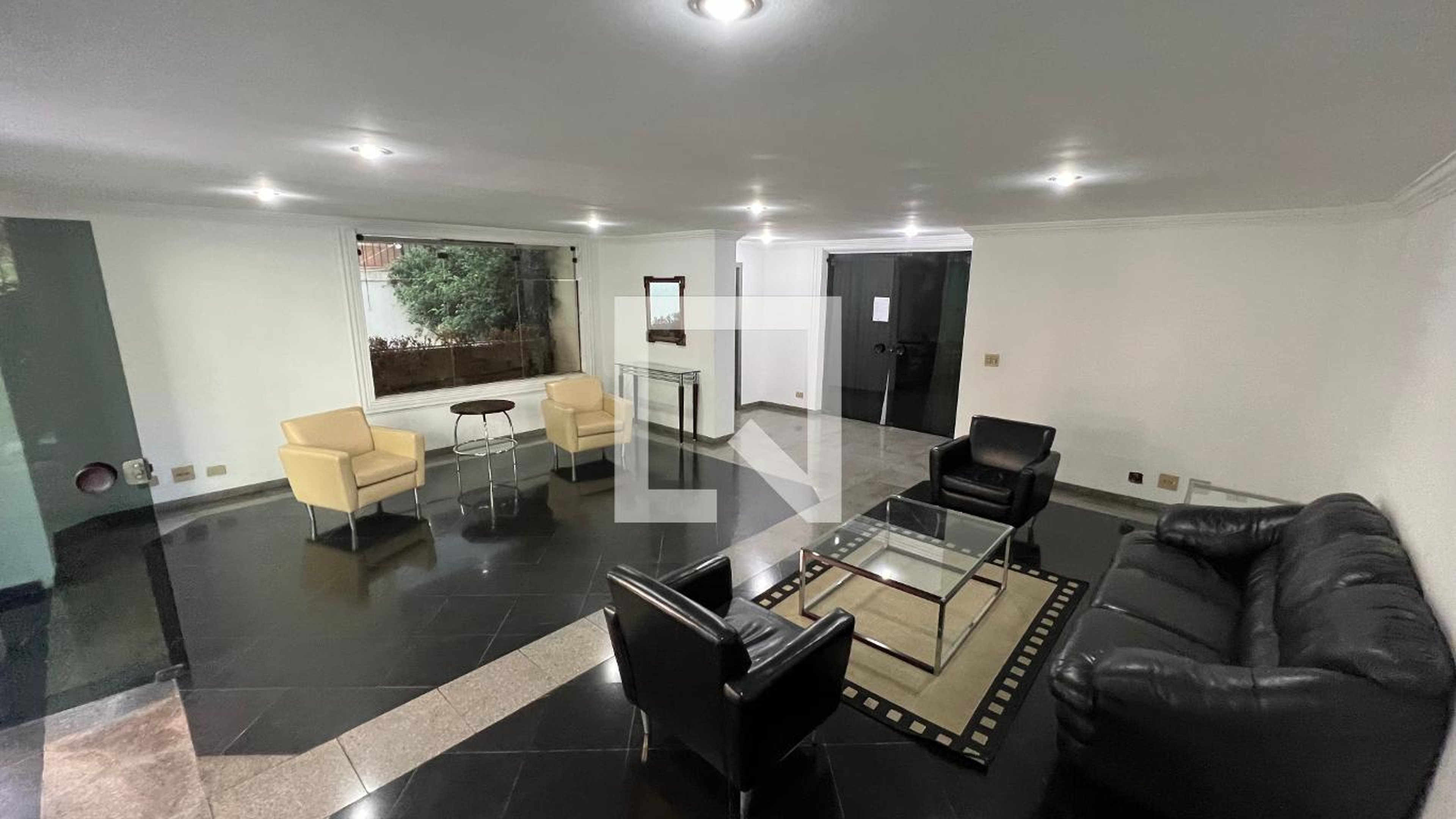 Hall de entrada - Ed. Camila