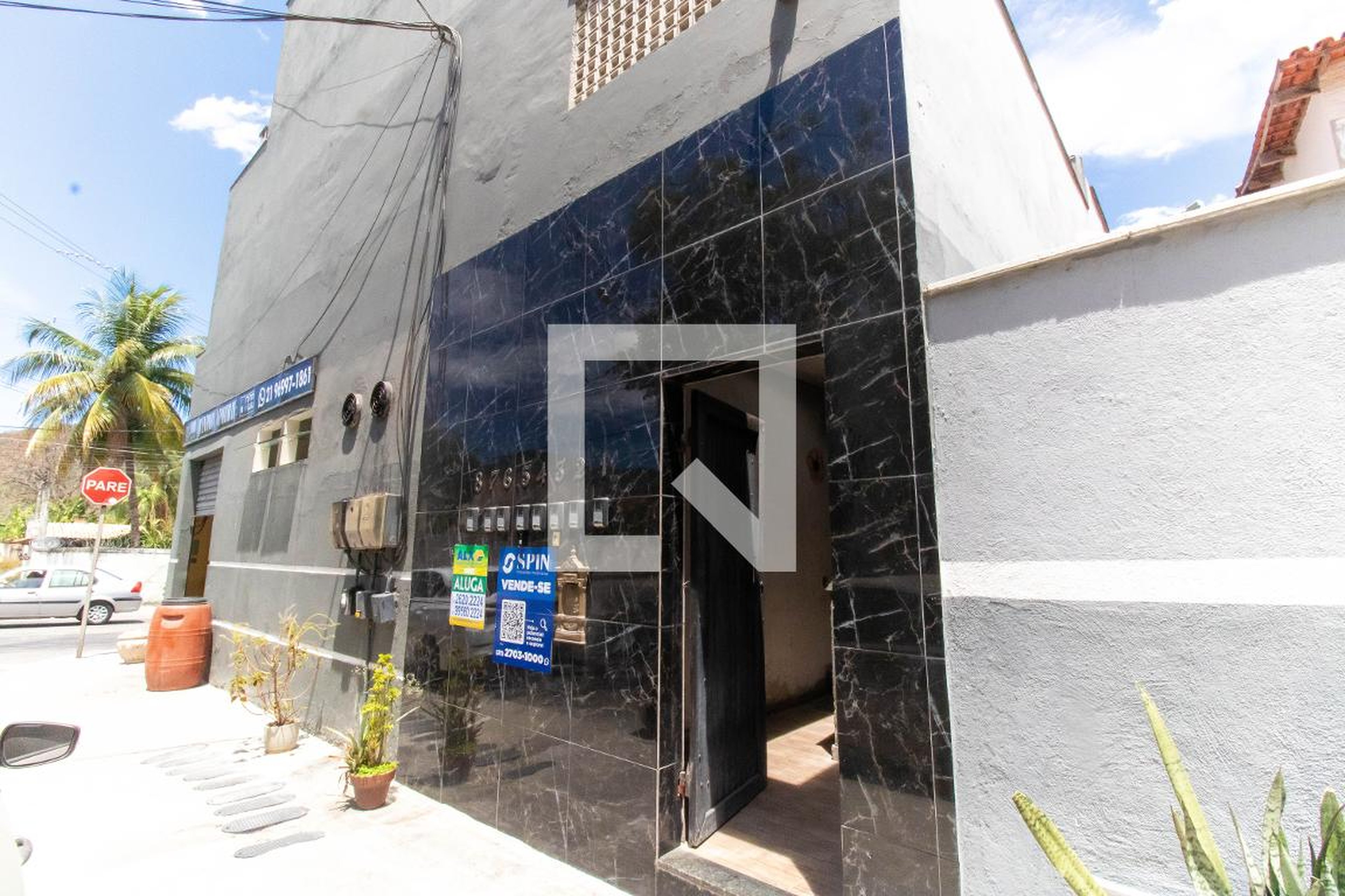 Fachada Condomínio em Avenida Professora Romanda Gonçalves, 2