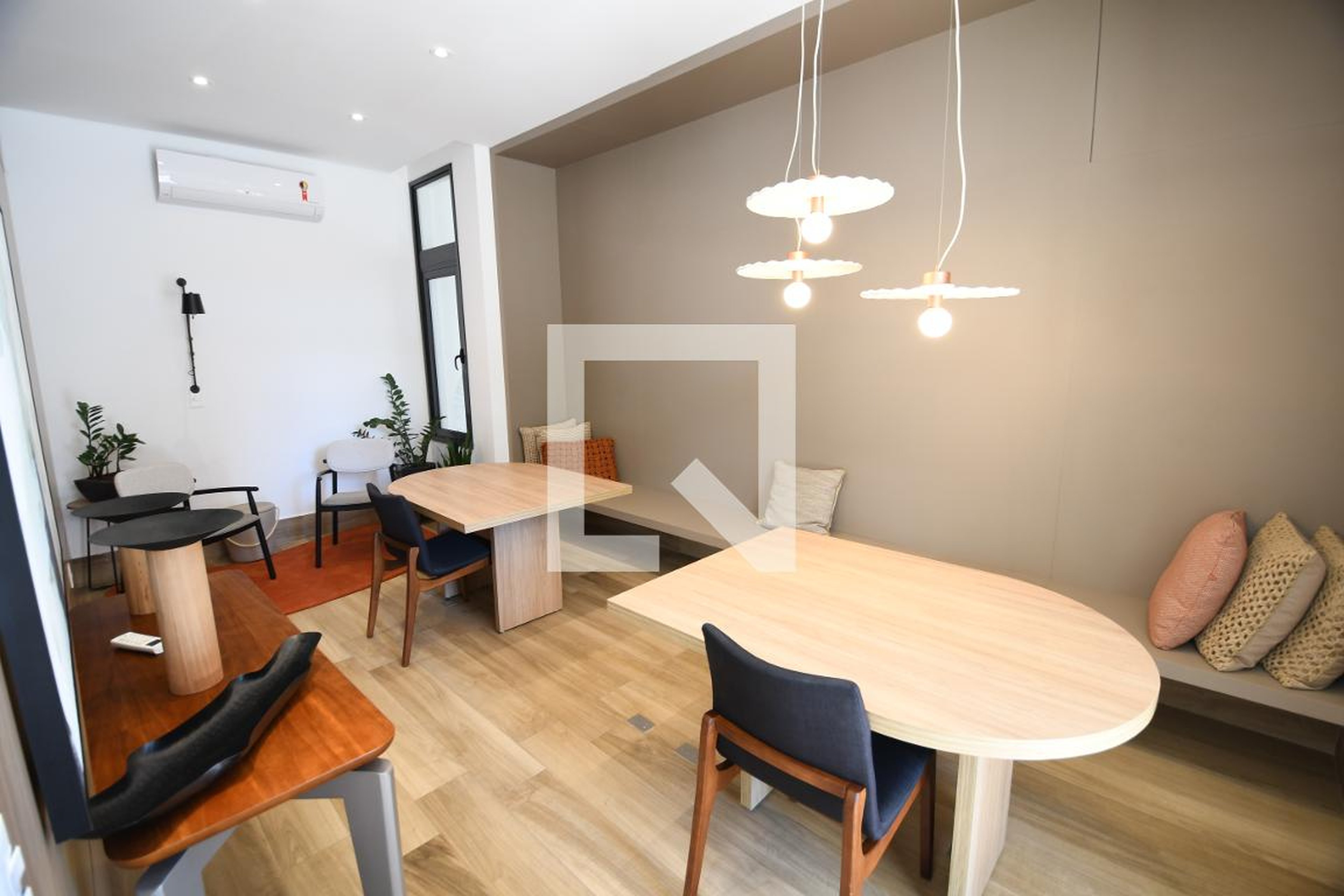 Sala de Reunião - Limoges Cambuí