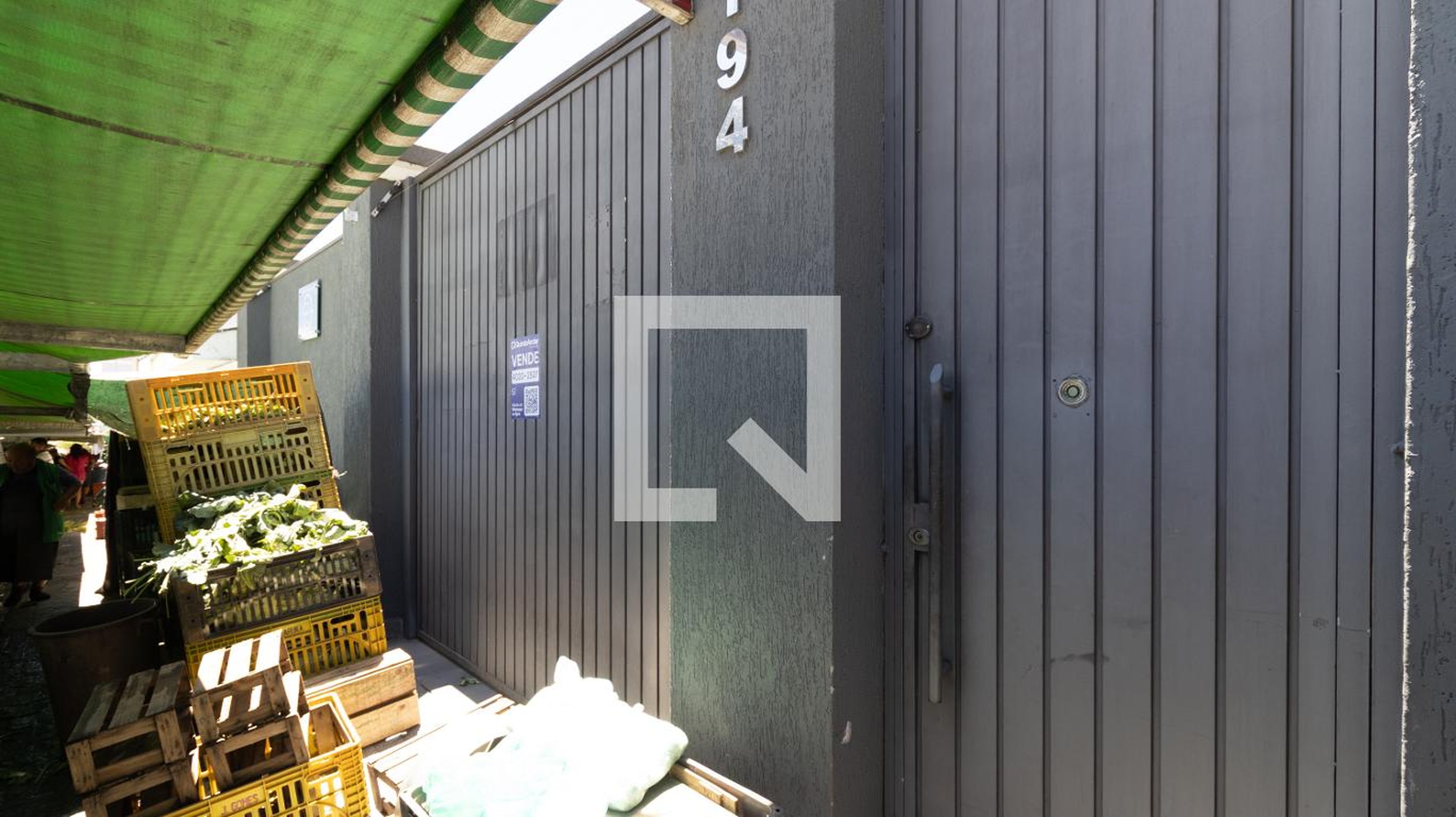 Fachada Condomínio em Rua Tales de Mileto, 194