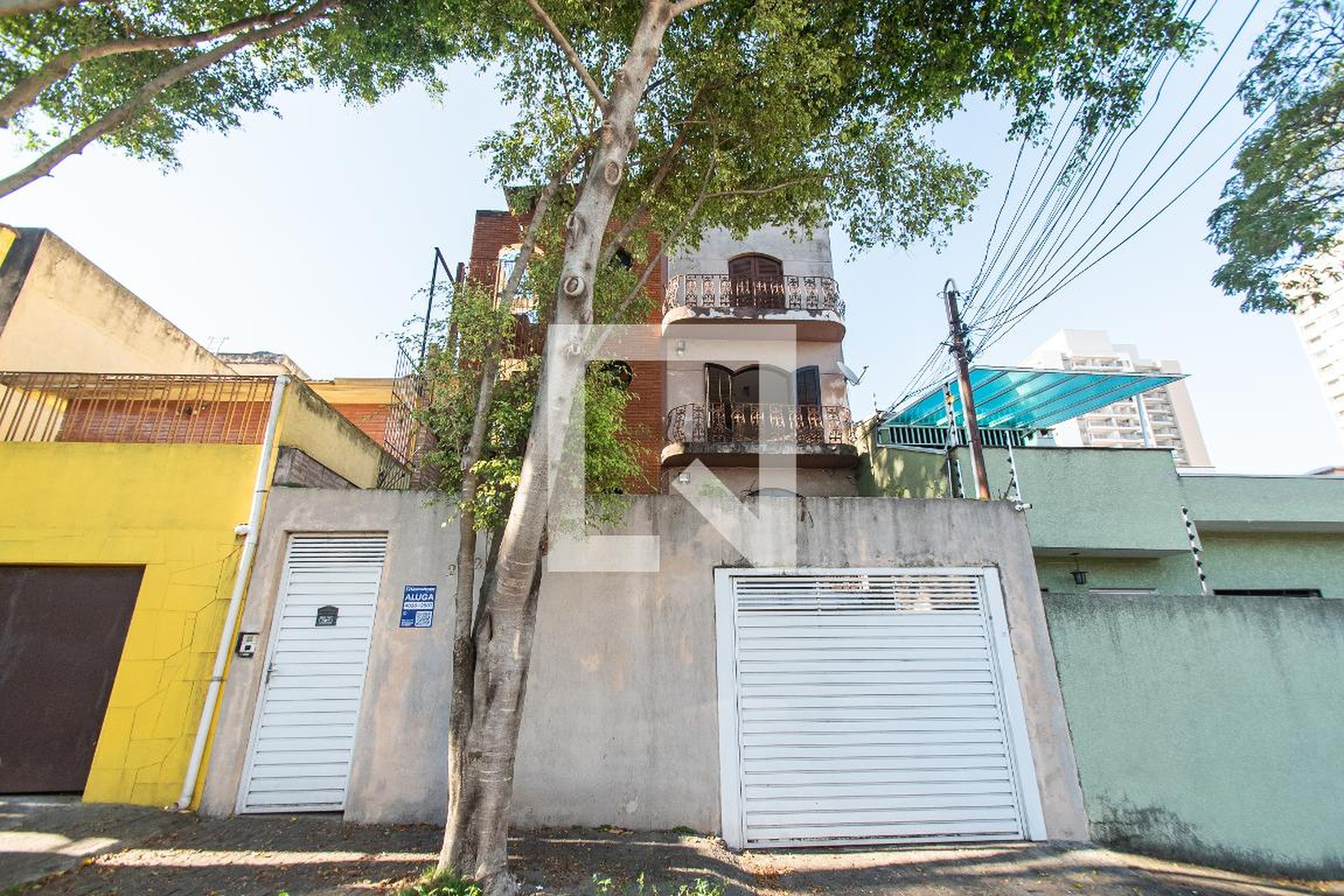 Fachada Condomínio em Rua Umburetama, 262