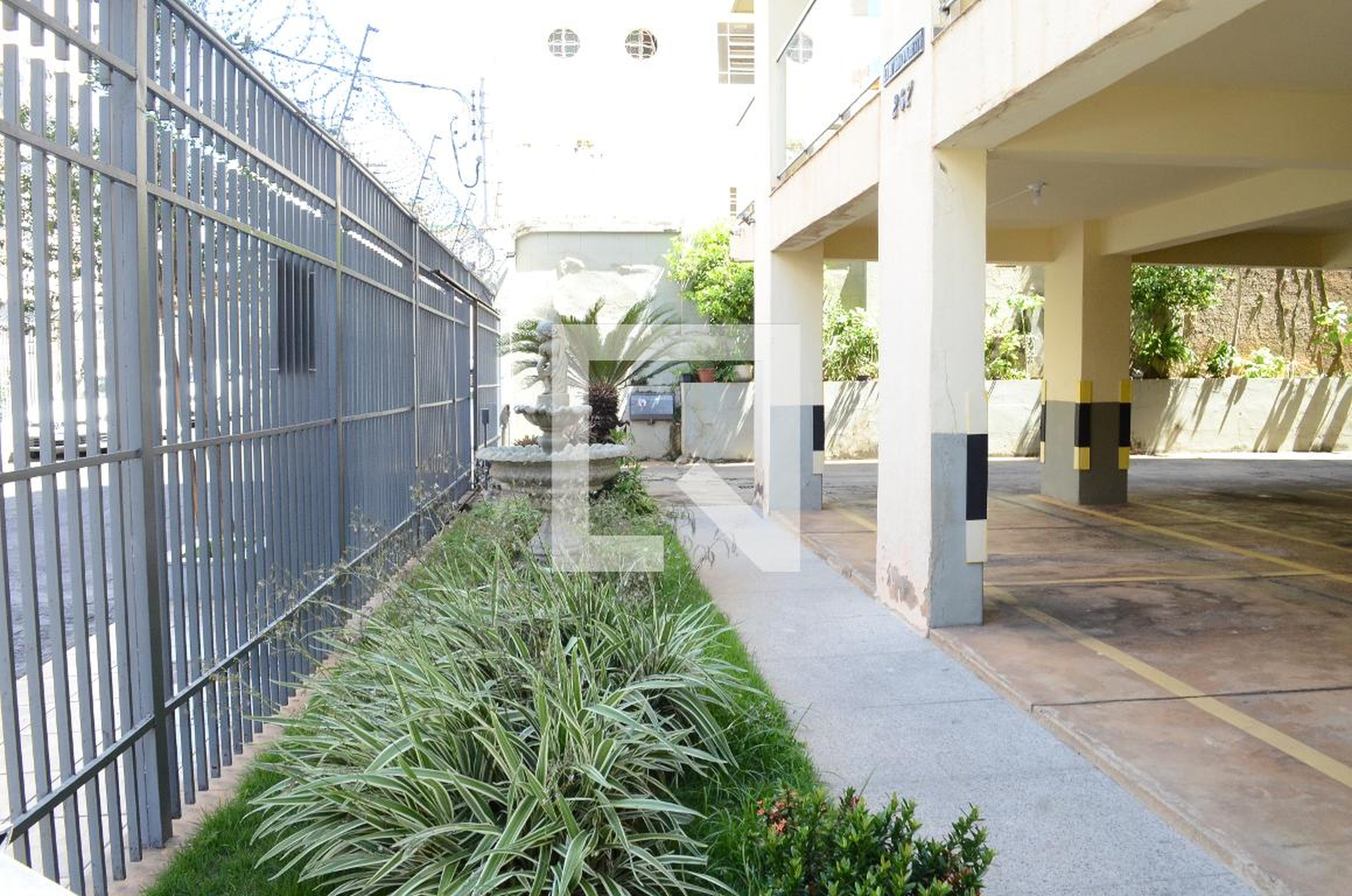 Fachada do Prédio Condomínio em Rua Elói Mendes, 267