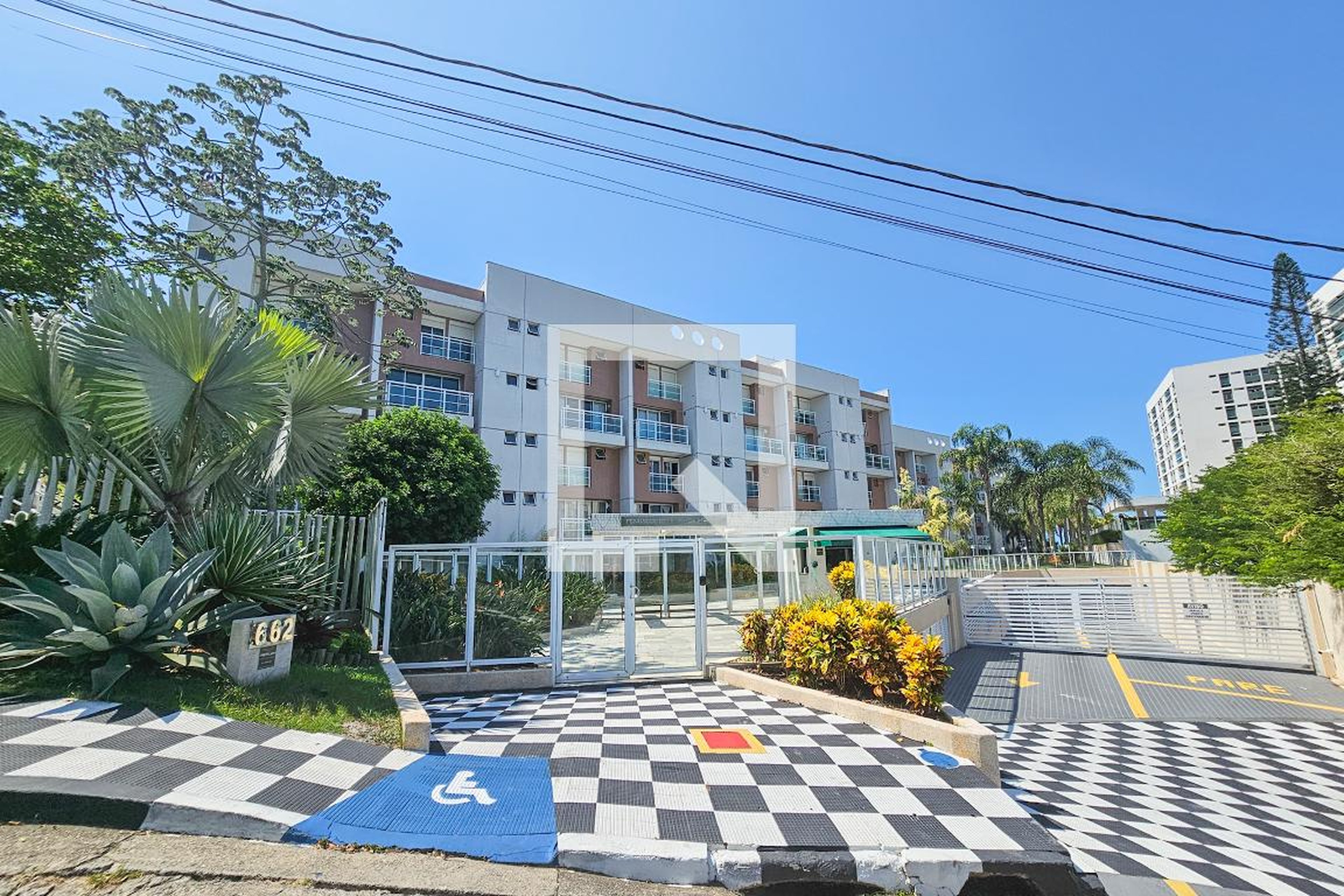 Fachada Condomínio Penhasco das Tartarugas