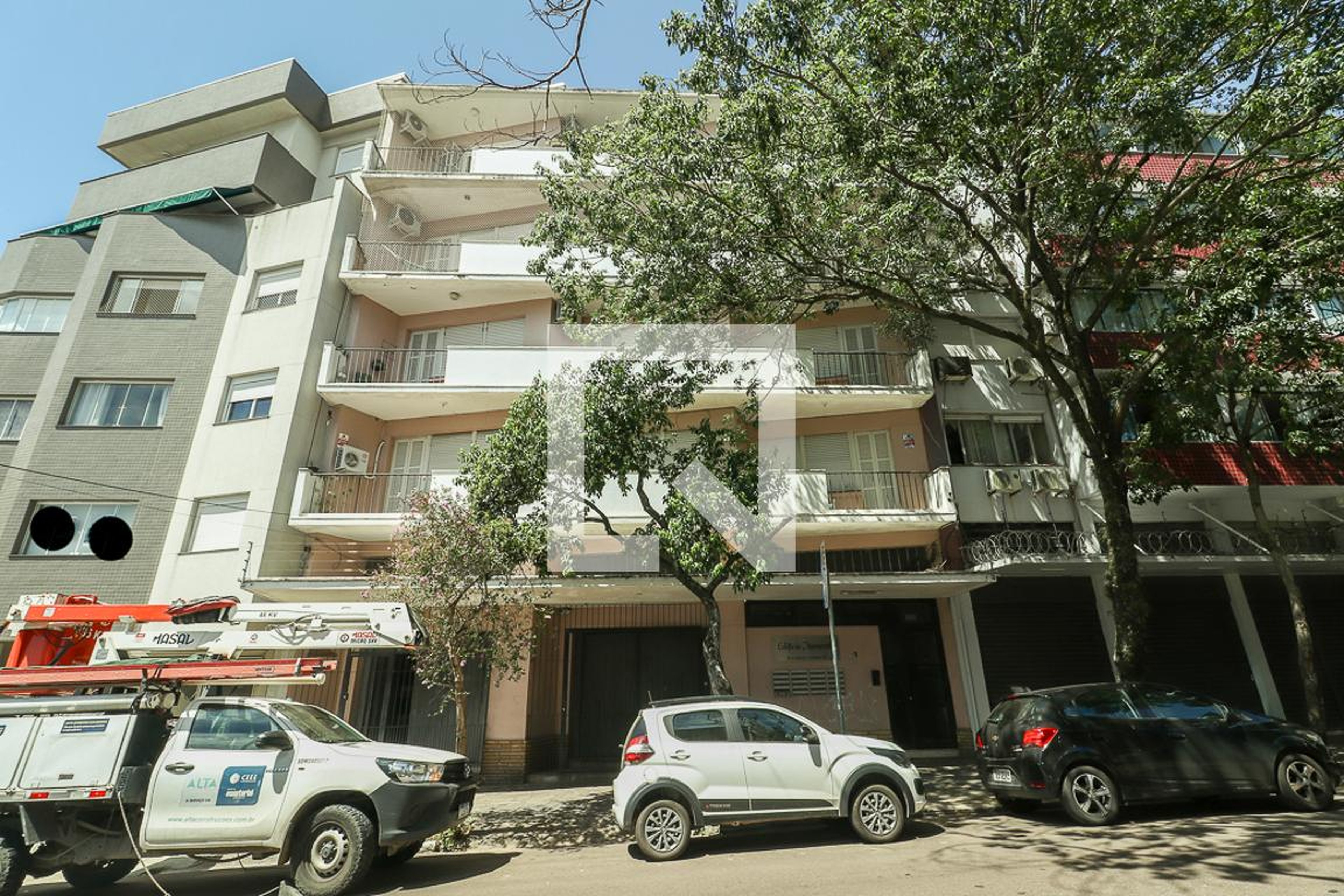 Fachada Condomínio em Avenida Cristóvão Colombo, 87