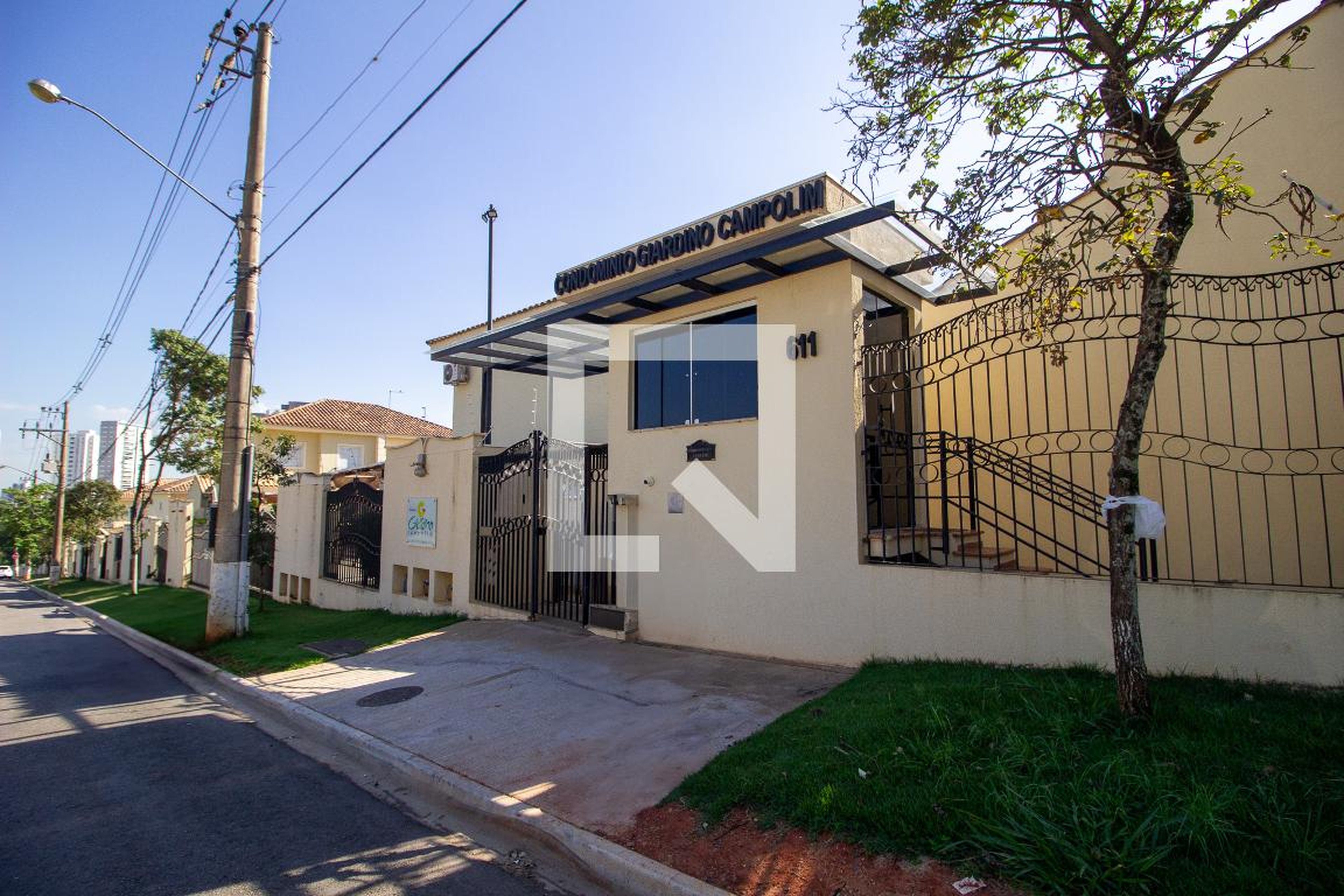 Fachada Condomínio Giardino Campolim