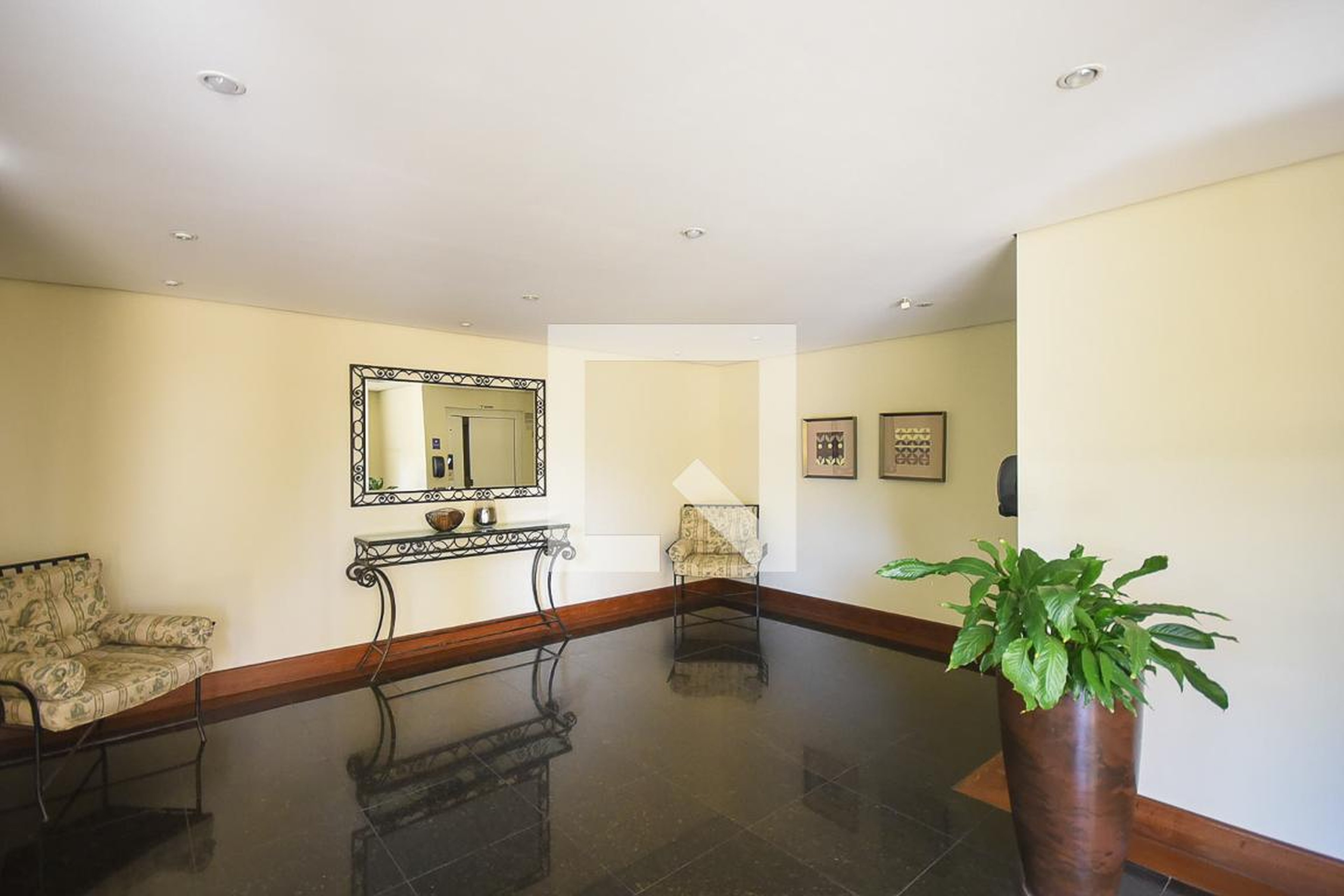 Hall Social - Beverly Hills