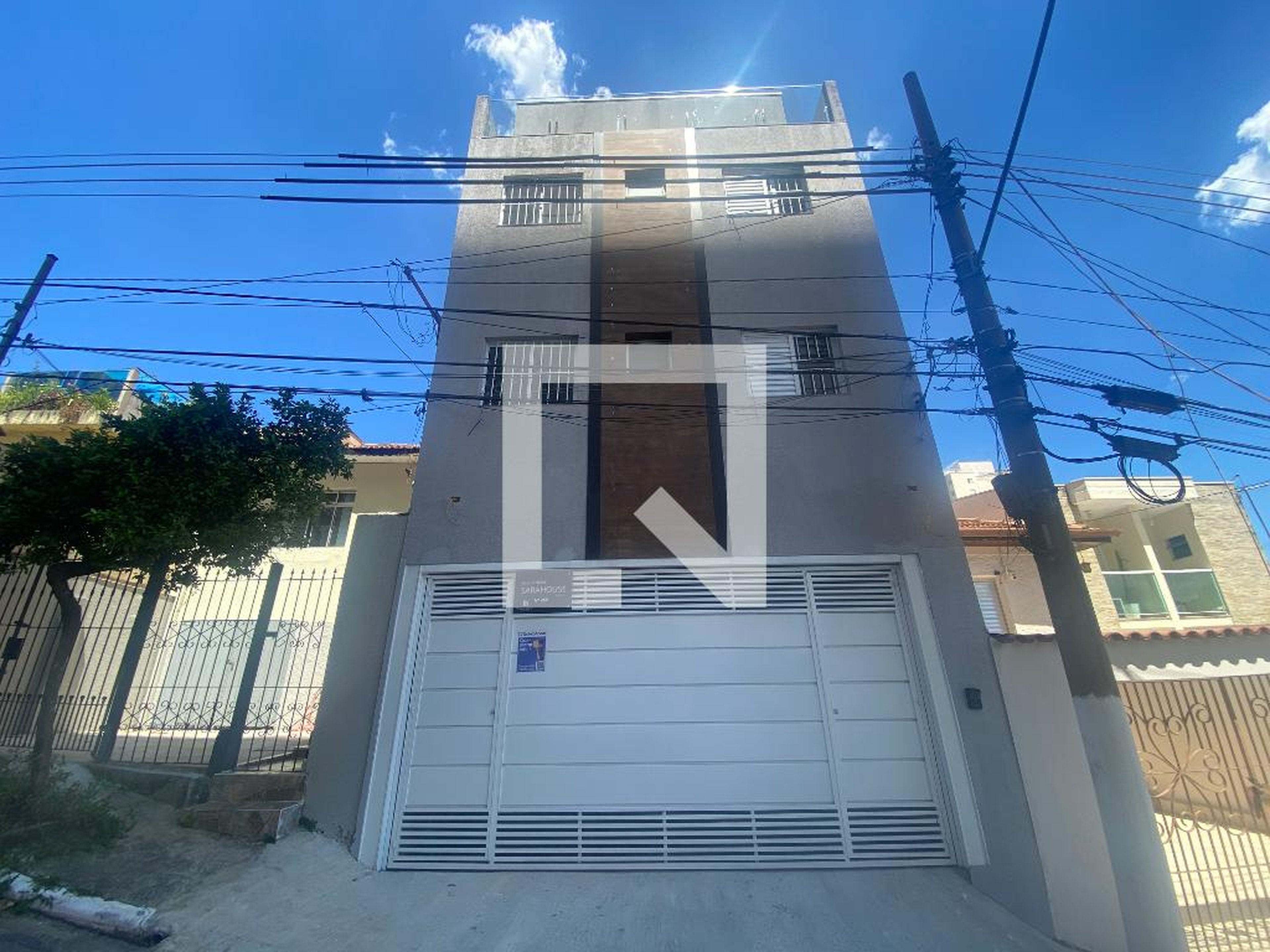 Fachada Condomínio em Rua César Cantu, 262