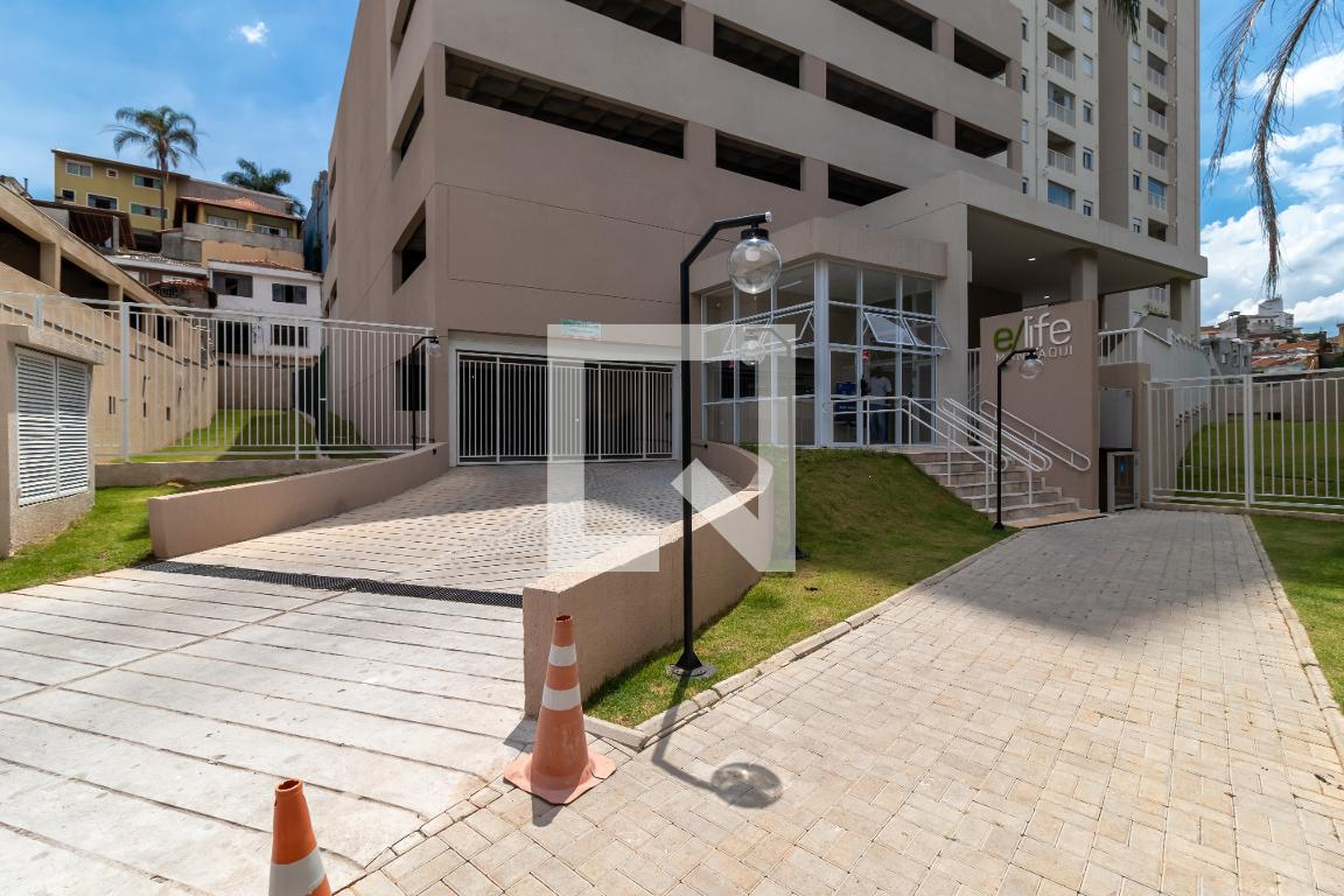 Fachada do Prédio Condomínio em Rua José Conhago Pomare, 137