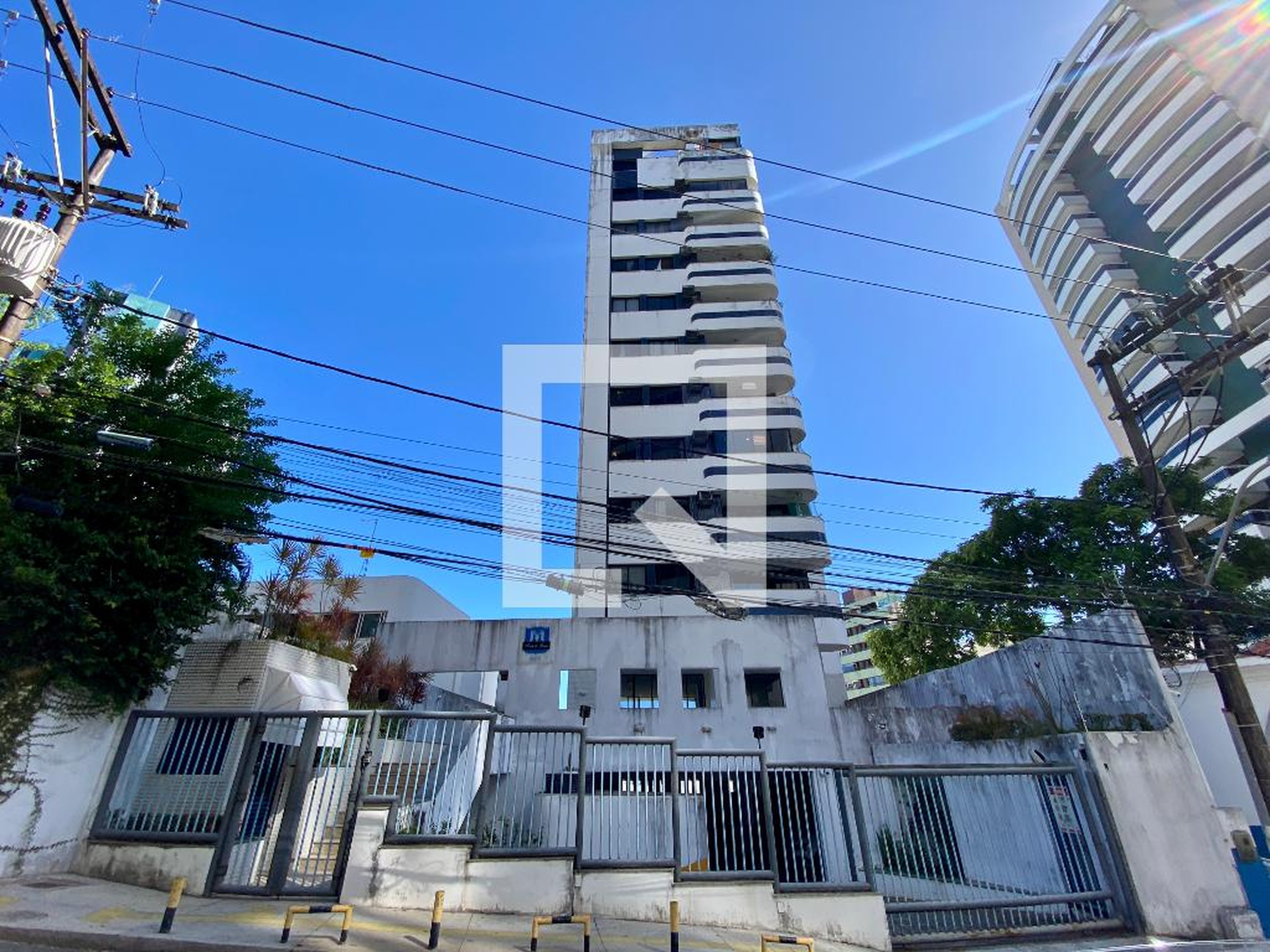 Fachada Condomínio em Rua Manoel Barreto, 301