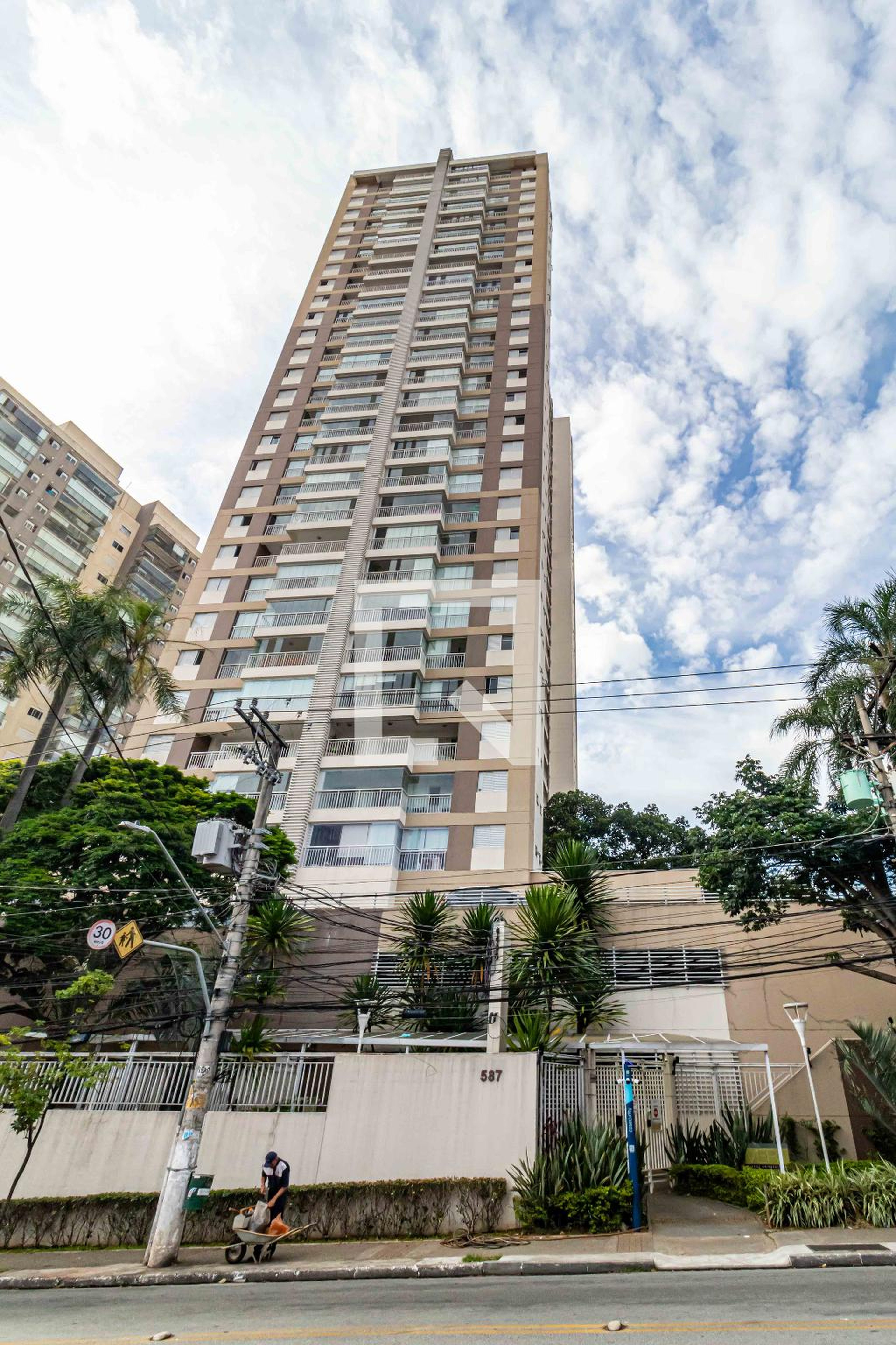 Fachada do Prédio Condomínio Vert Cidade Universitária