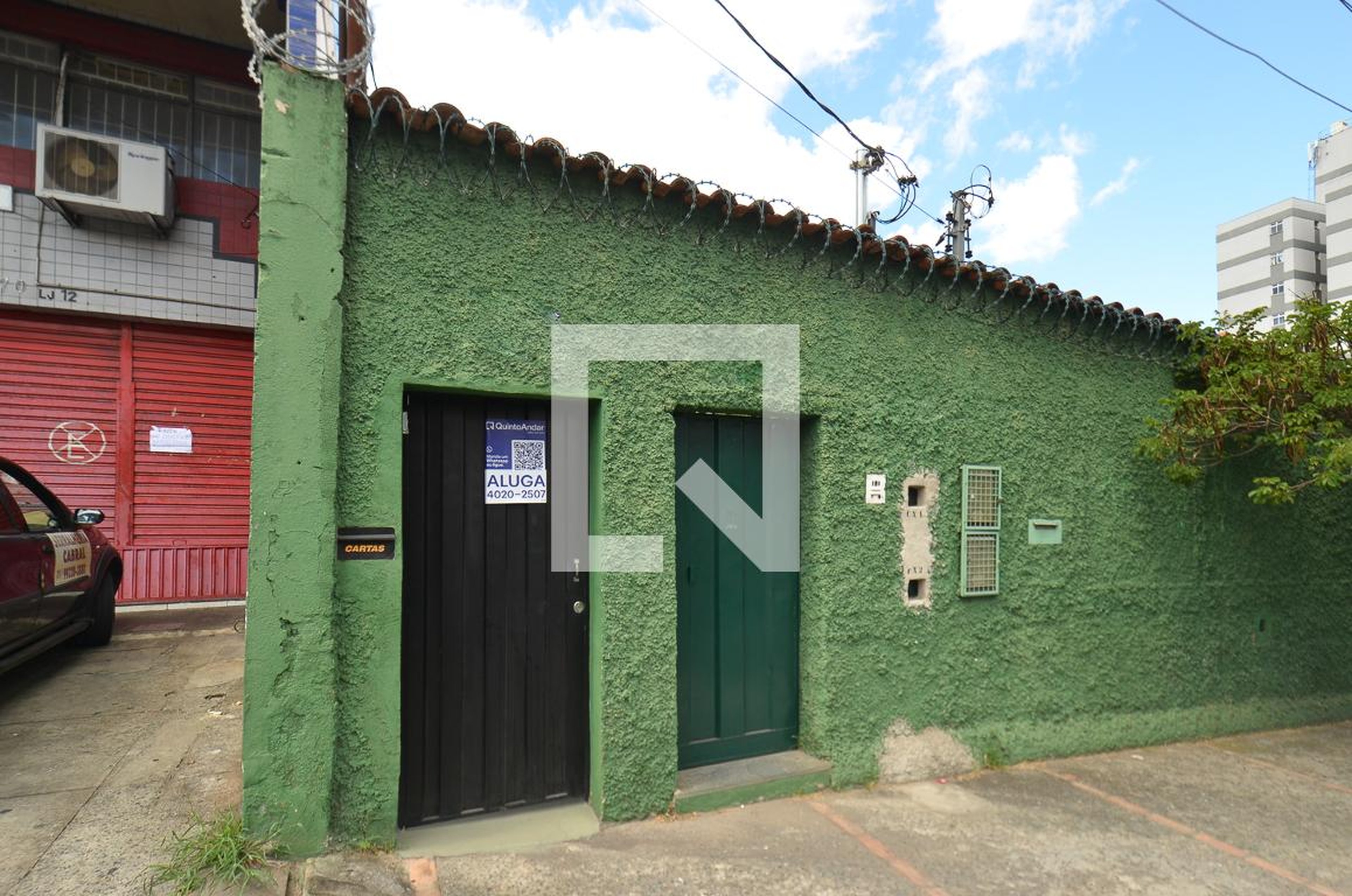 Fachada Condomínio em Rua Niquelina, 1450