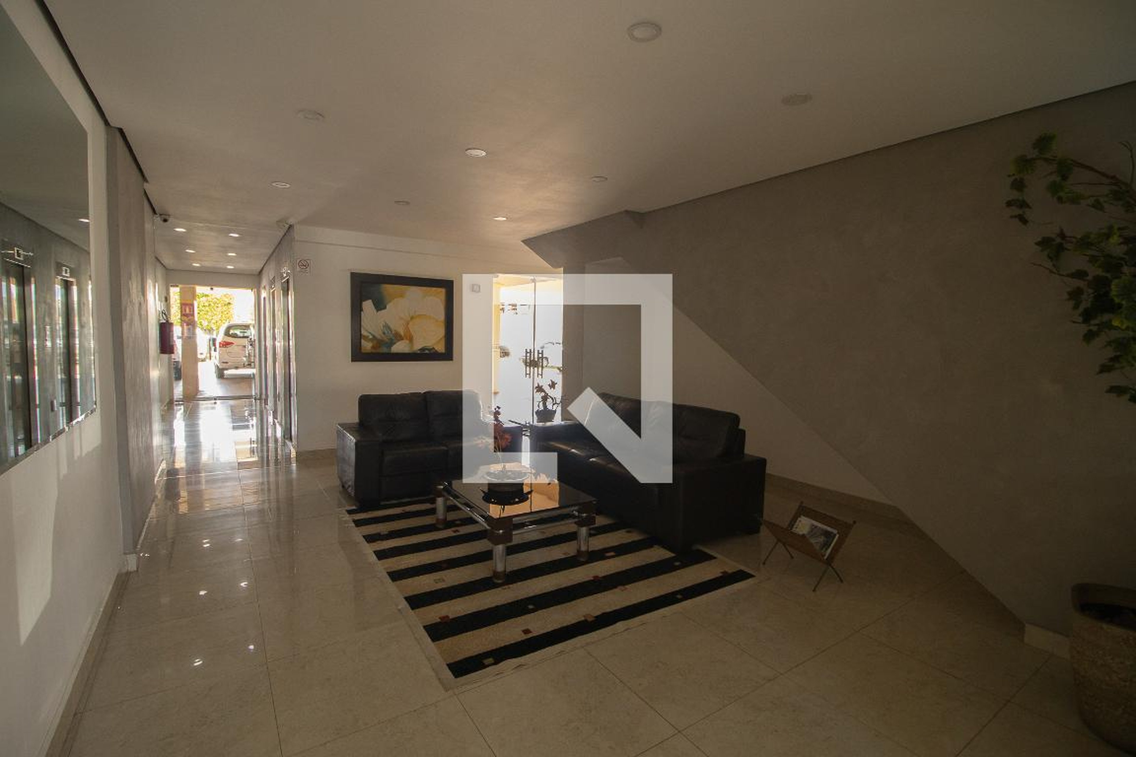 Hall - Praça das Flores