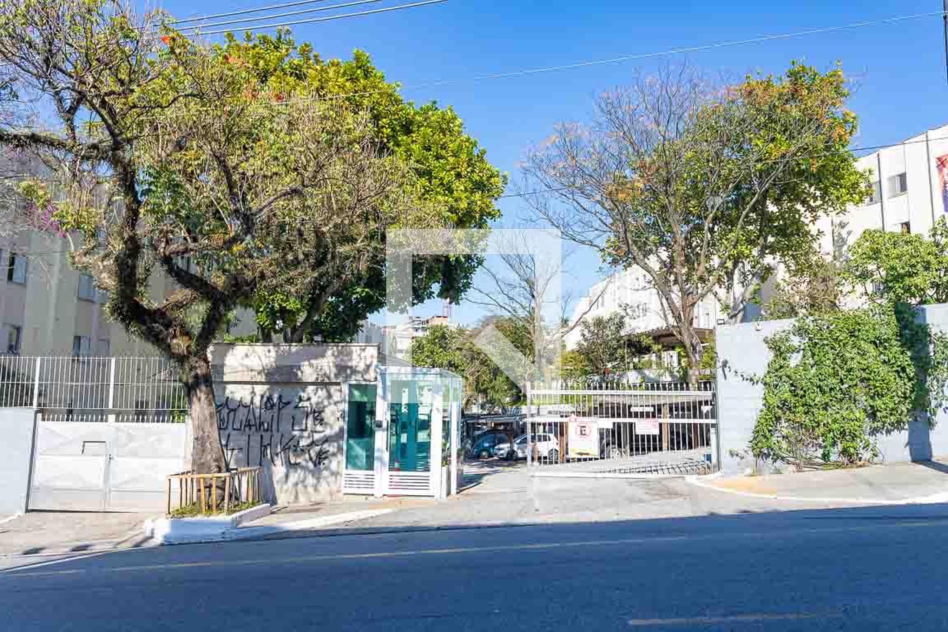 Fachada do condomínio Condomínio Barão do Tietê