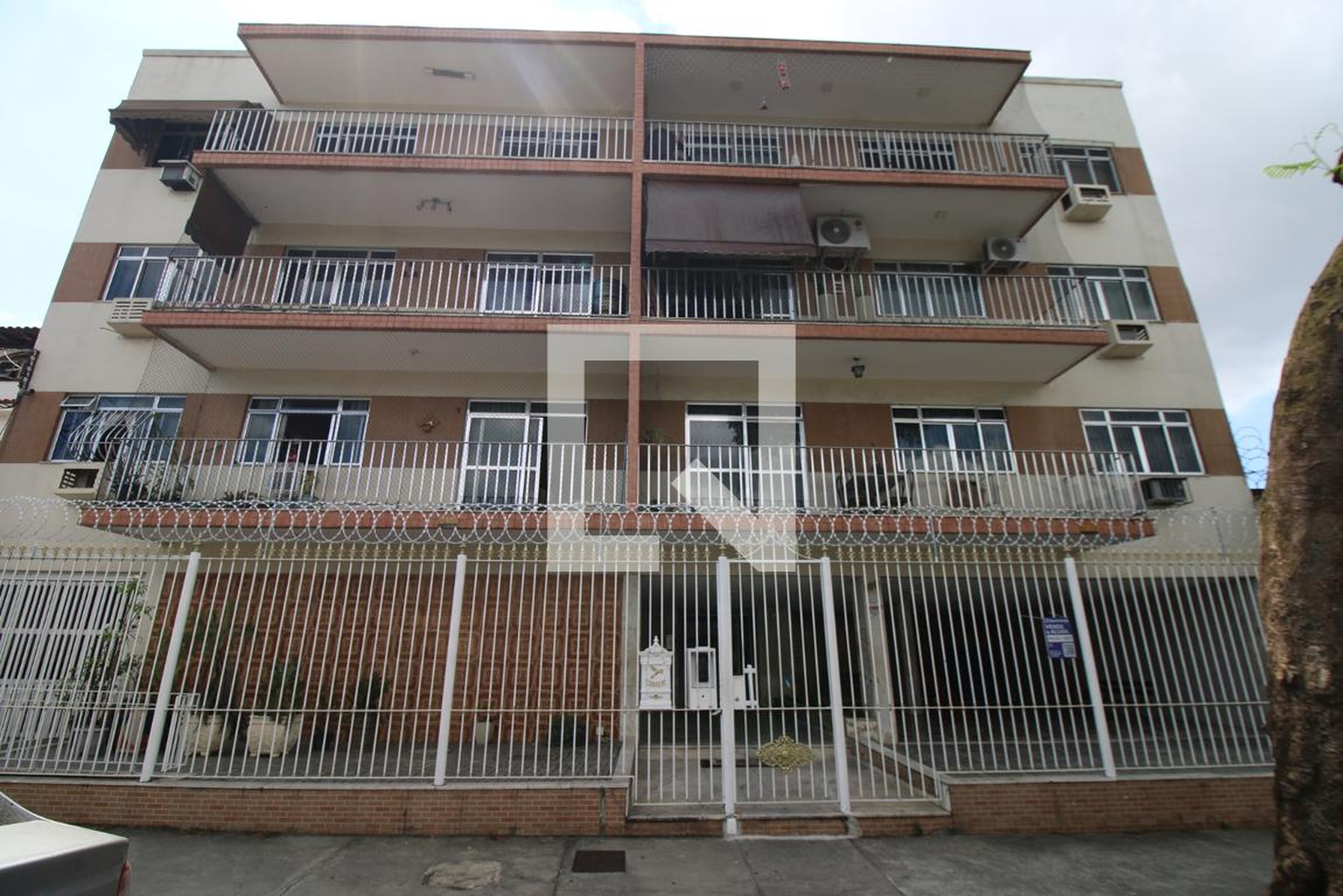 Fachada do Prédio Condomínio em Rua Marquês de Queluz, 100