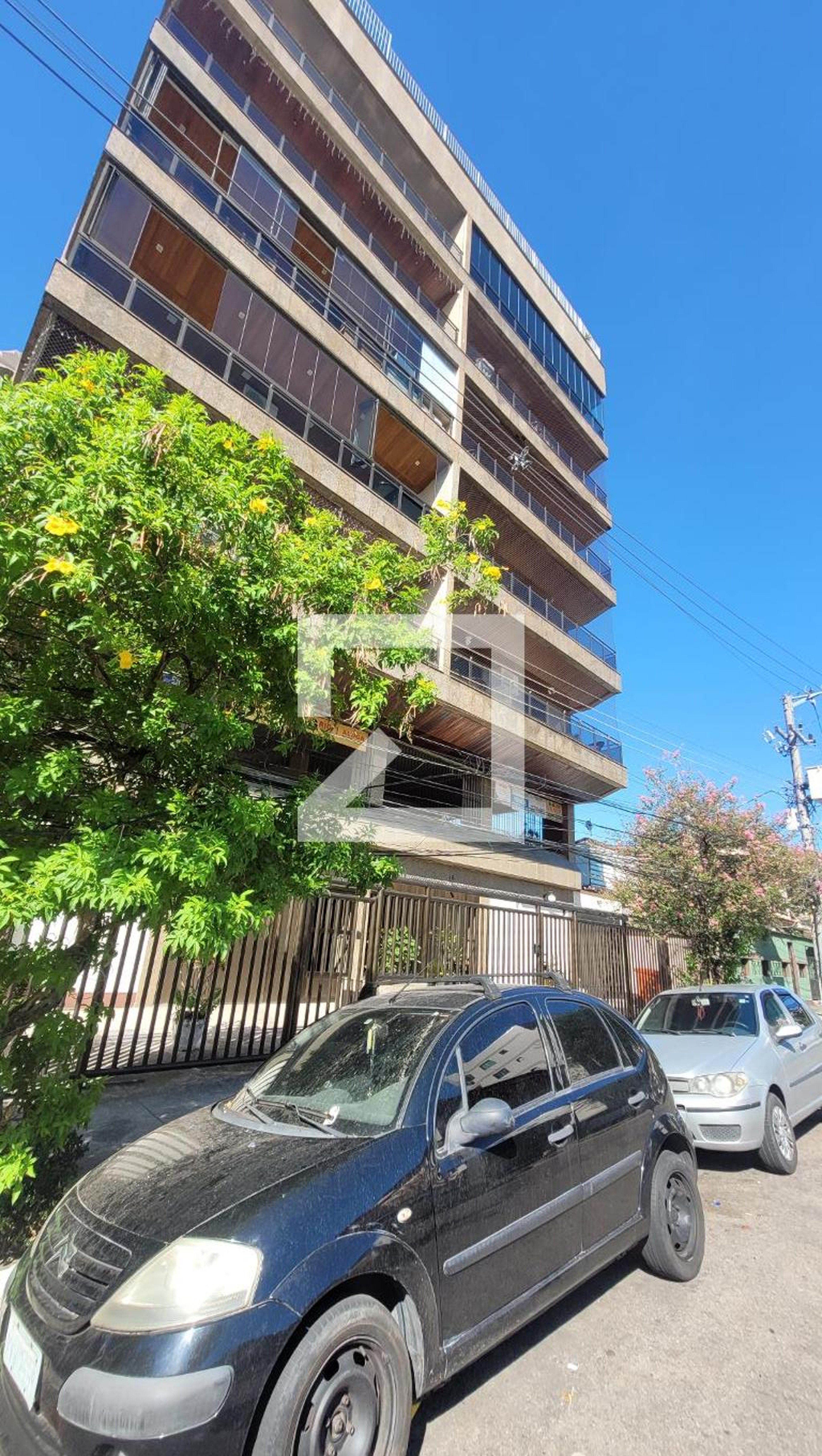 Fachada Condomínio em Rua das Hortências, 36