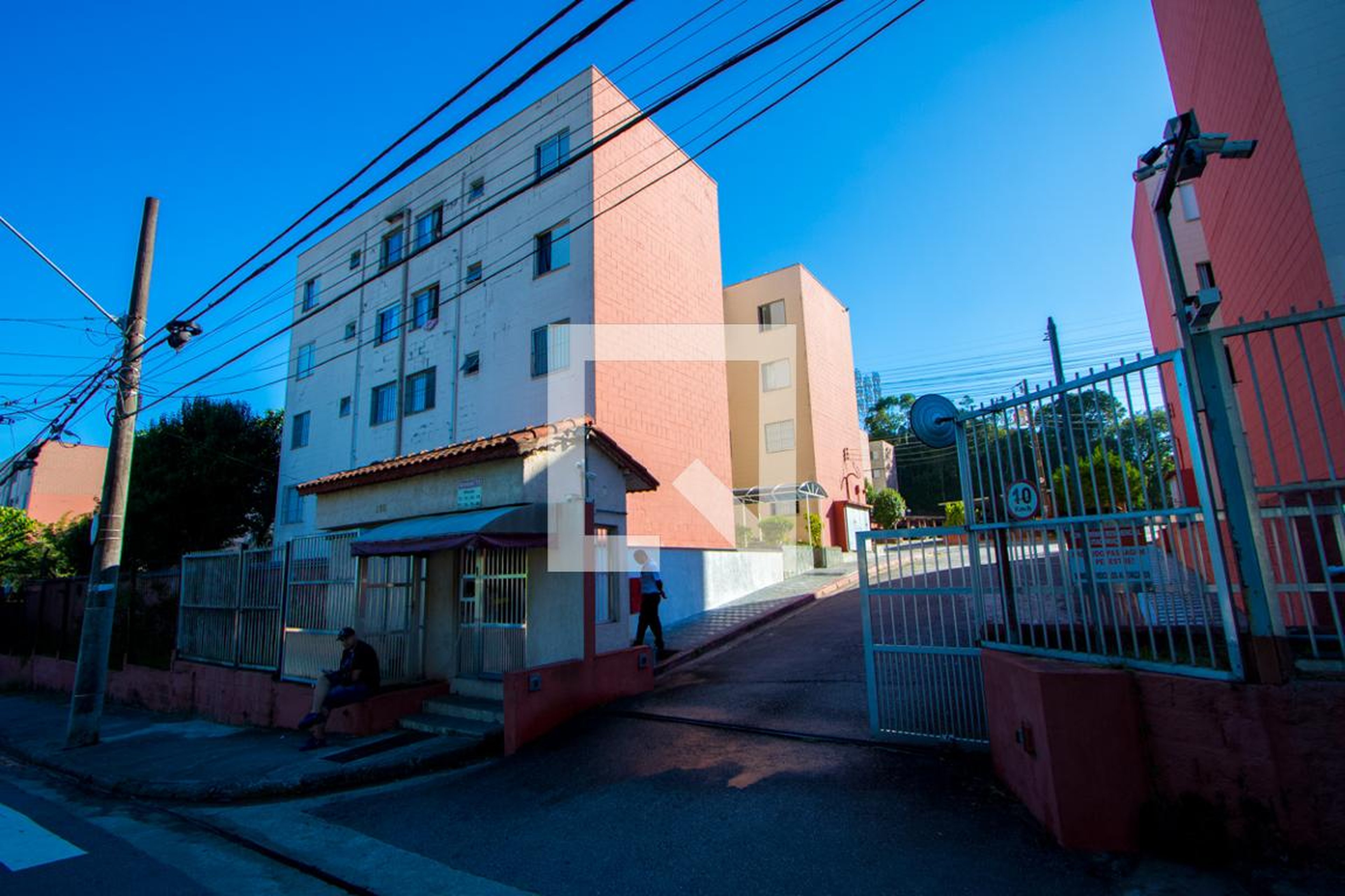 Fachada do condomínio Condomínio em Rua Doutor Nelo Rosati, 165