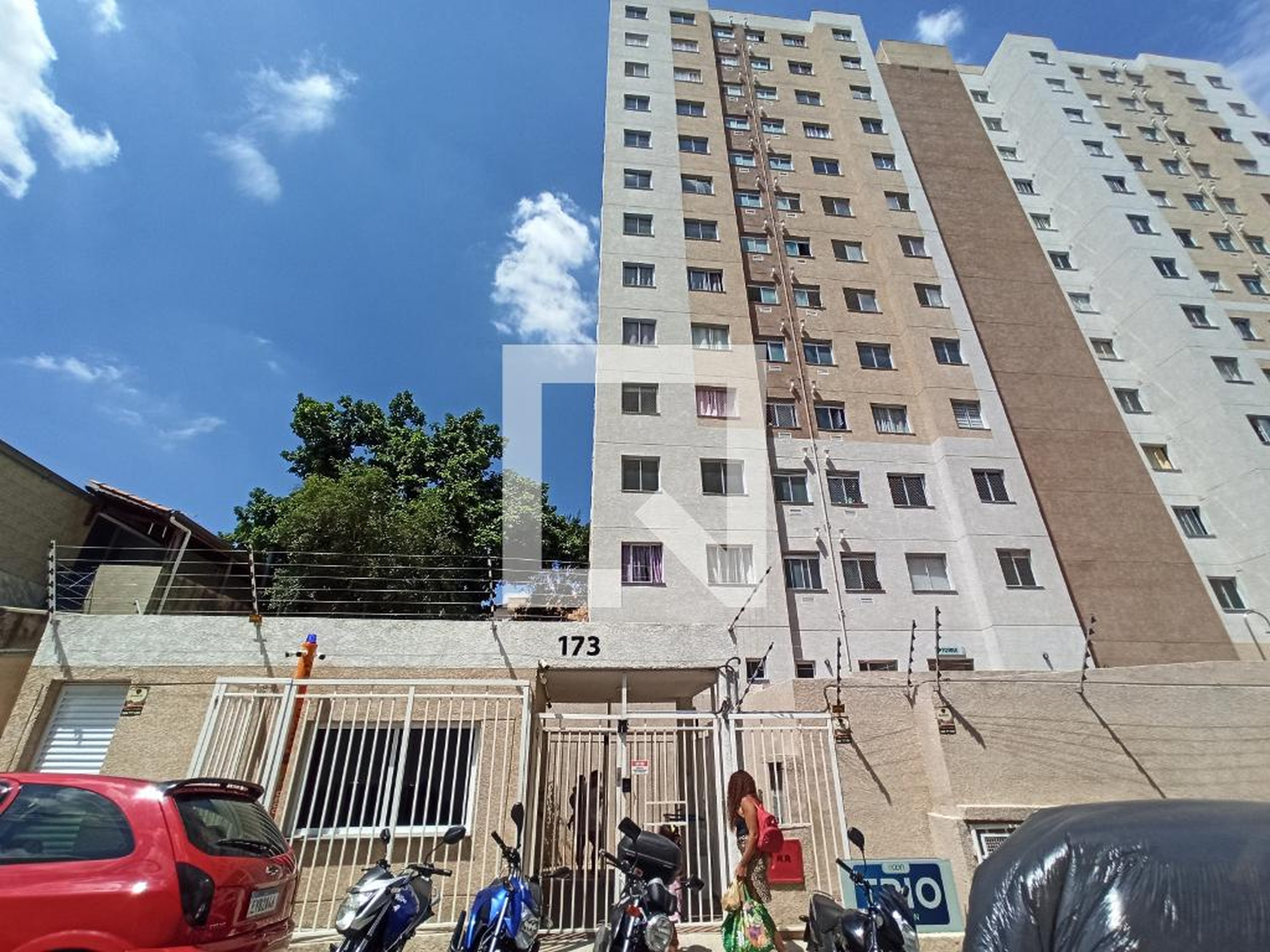 Fachada do Prédio Condomínio em Rua dos Silvas, 225