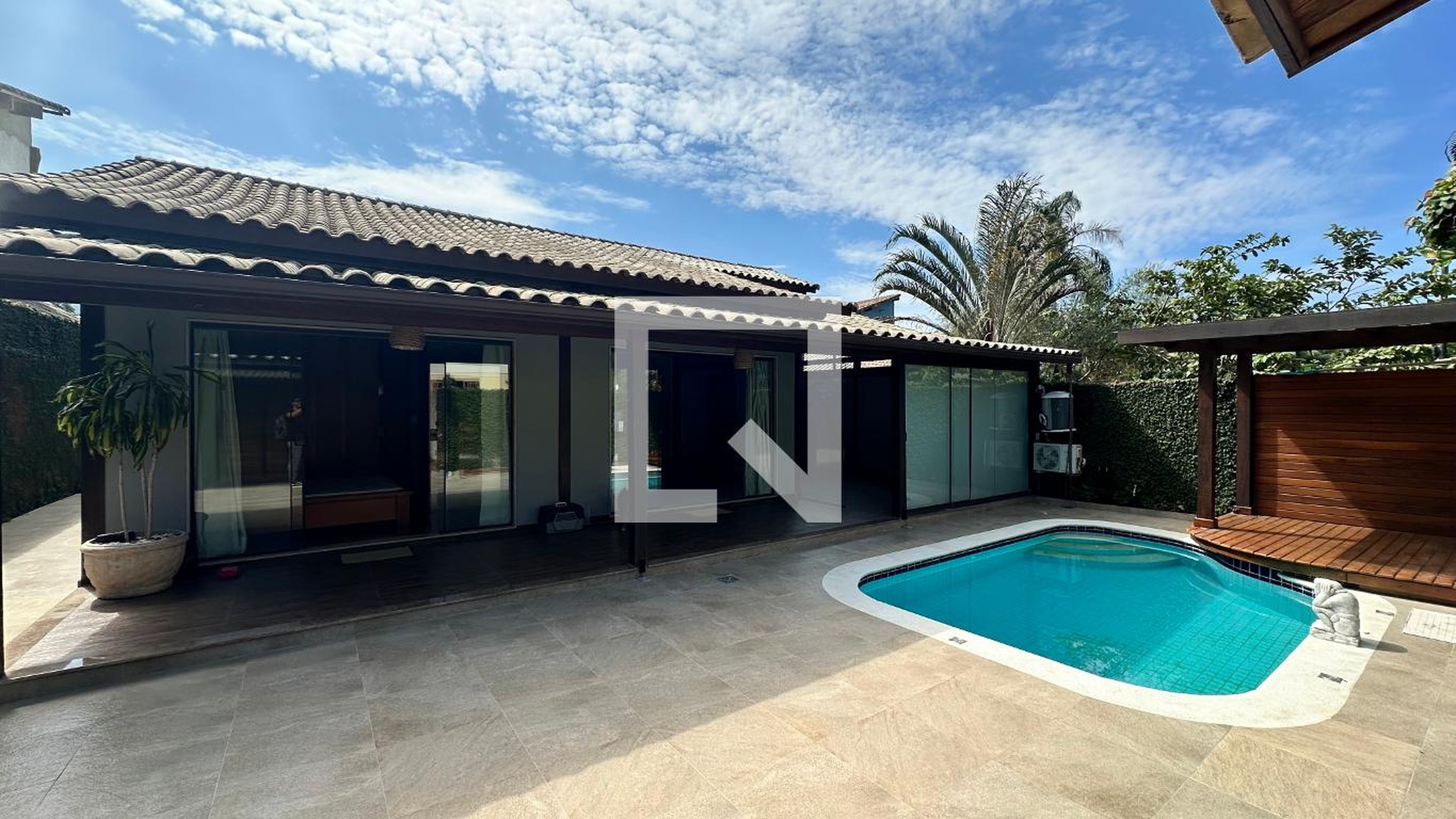 Fachada Condomínio em Estrada Mucuiba, 48